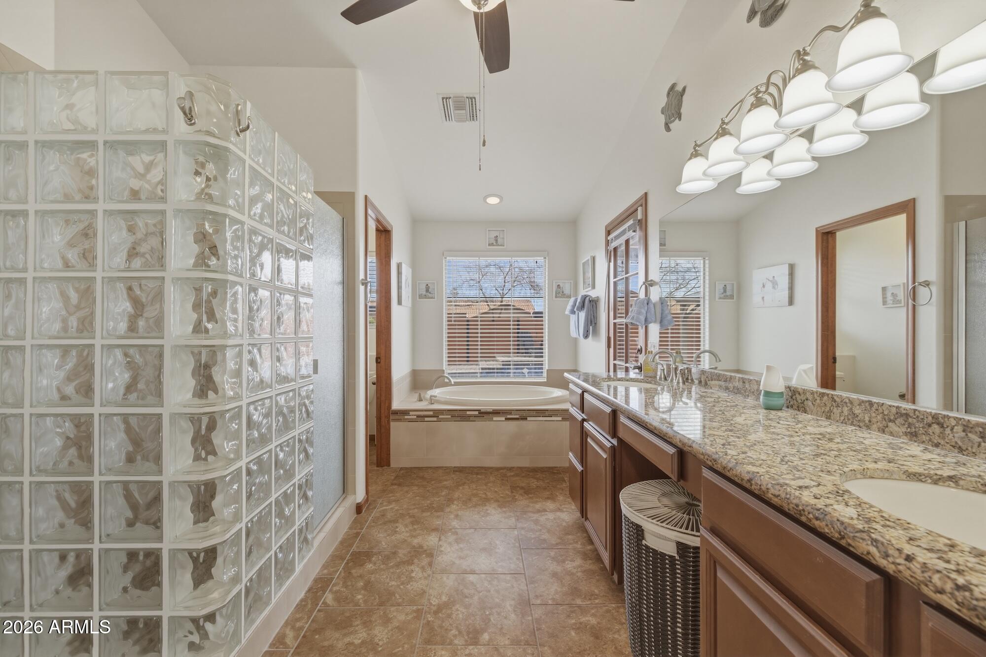 1117 W LAKERIDGE Drive