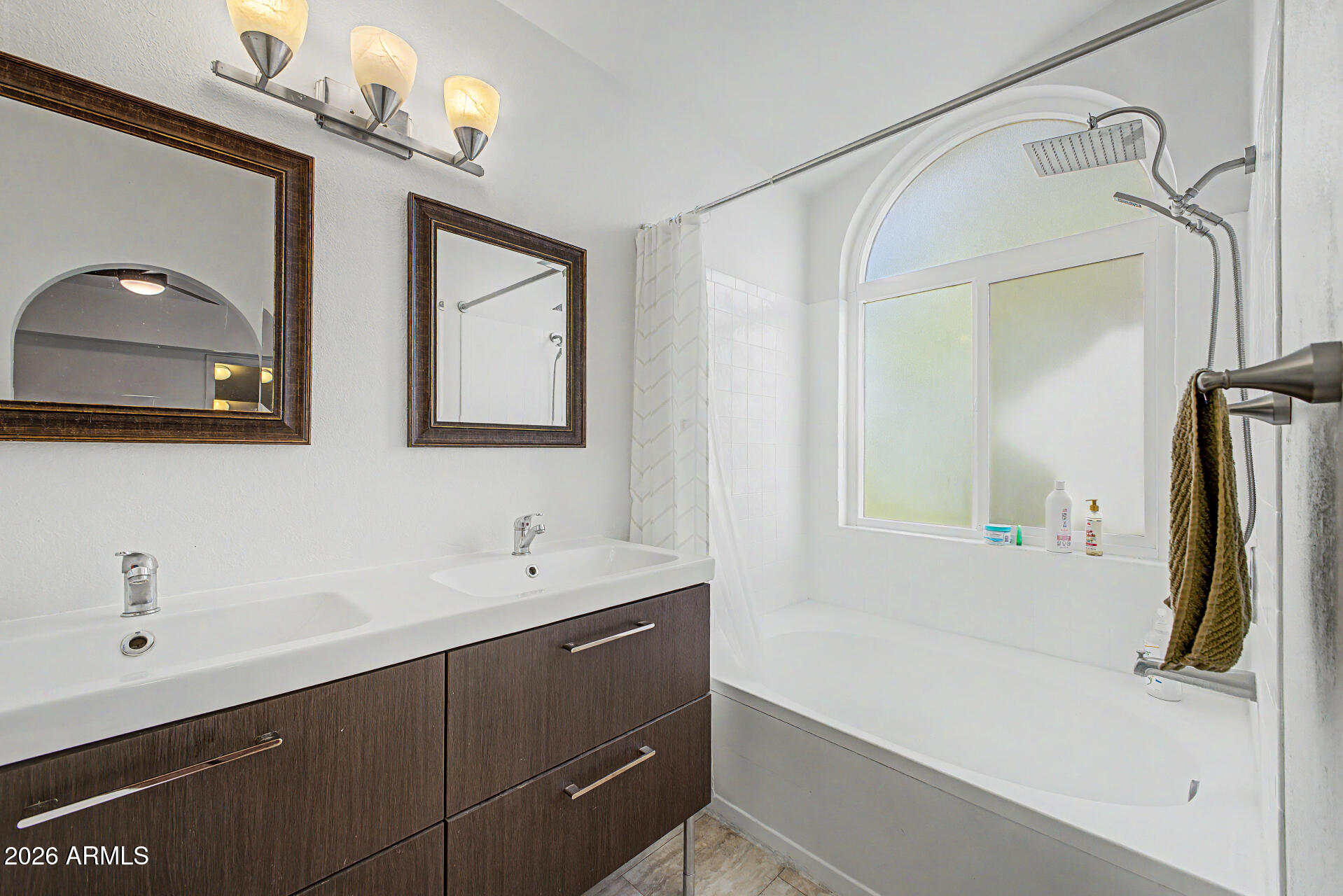 1238 W SEASHORE Drive