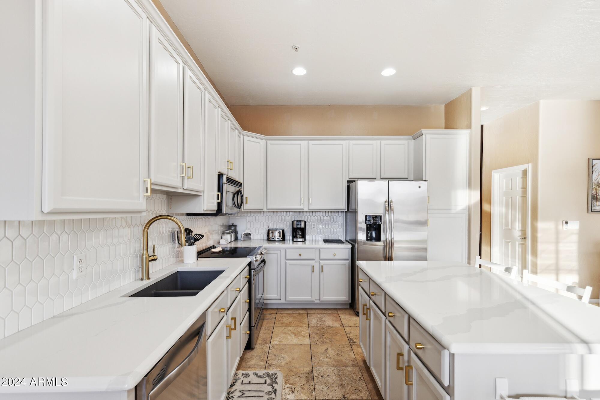 1438 W CORAL REEF Drive