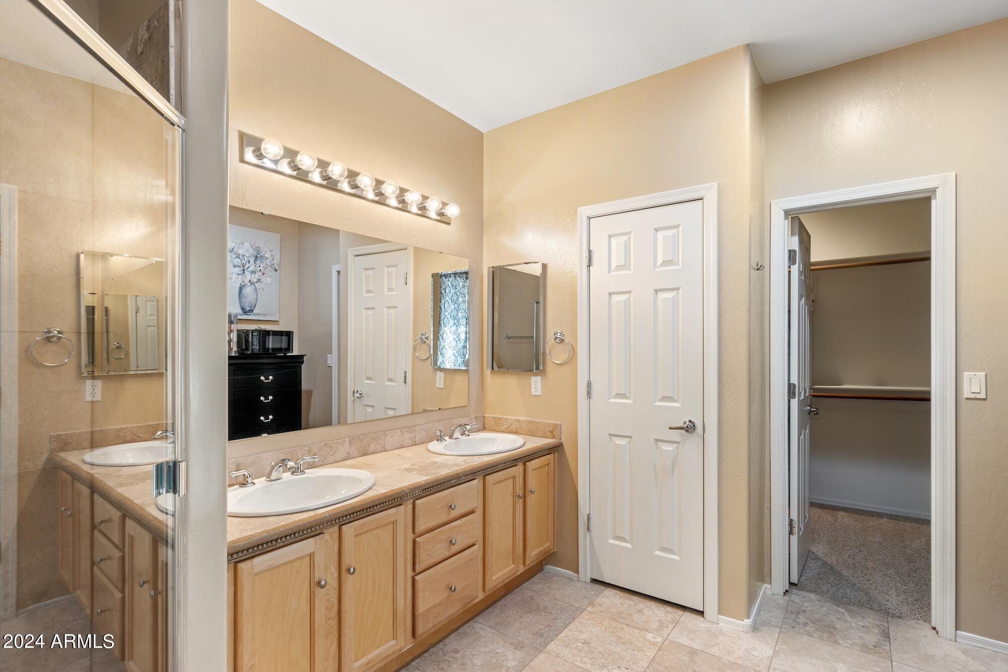1438 W CORAL REEF Drive