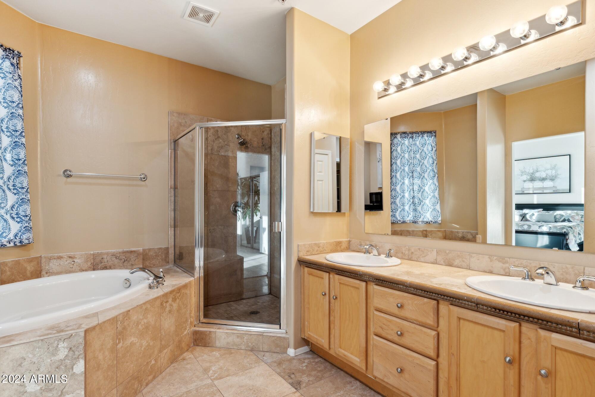 1438 W CORAL REEF Drive