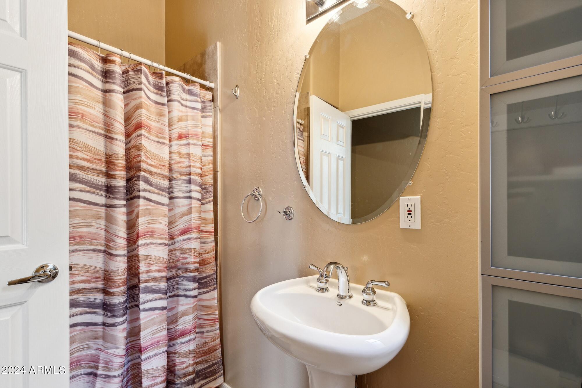 1438 W CORAL REEF Drive