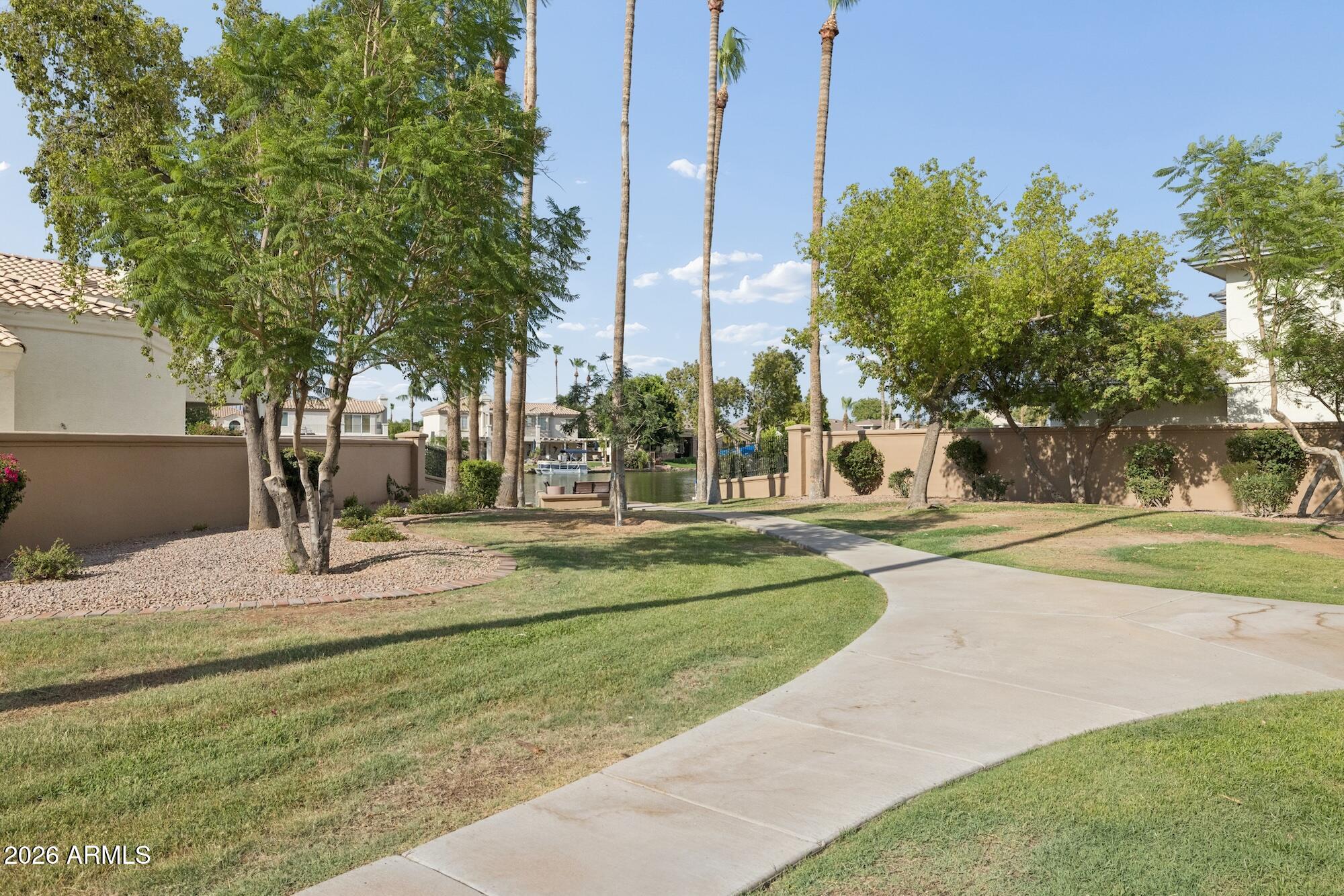 1911 E CLIPPER Court