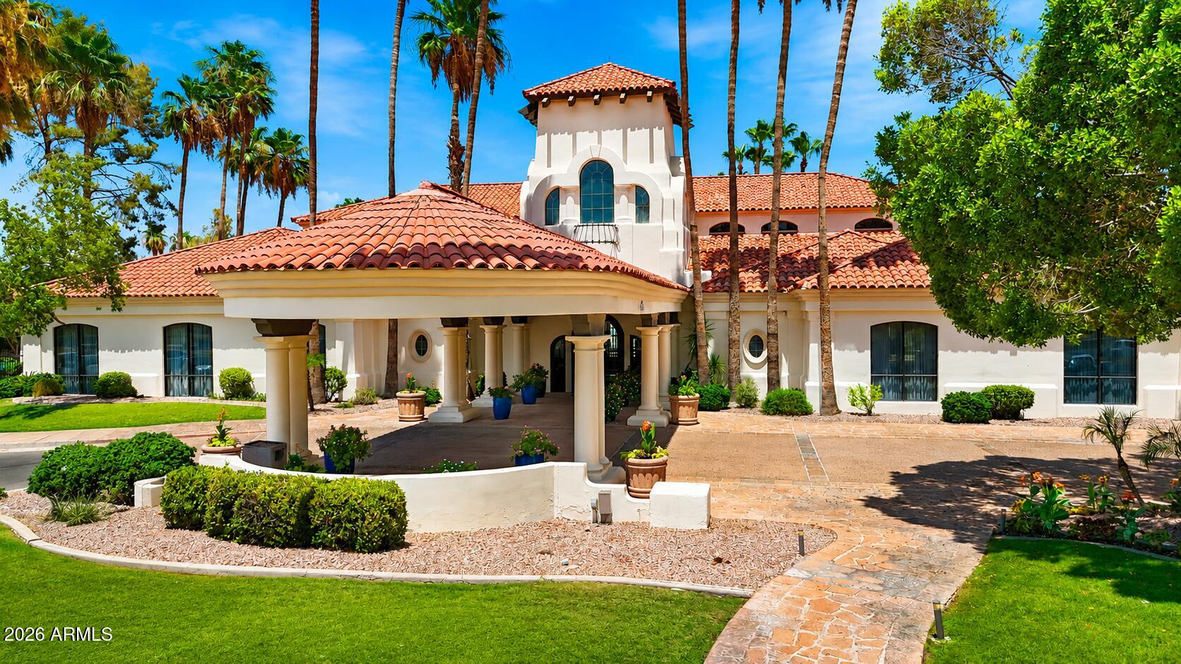 1911 E CLIPPER Court