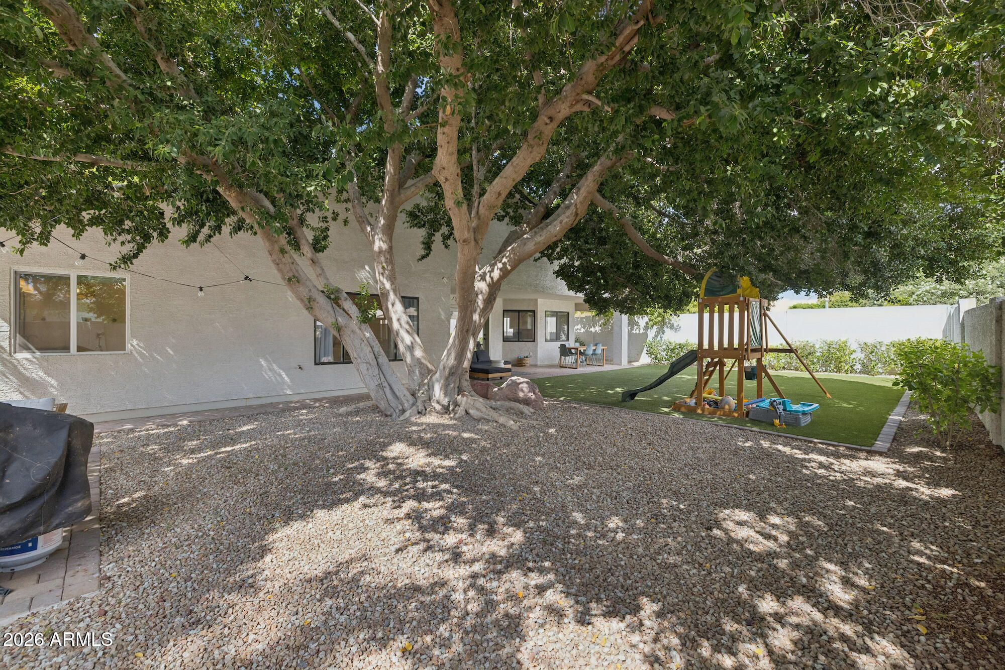 1911 E CLIPPER Court
