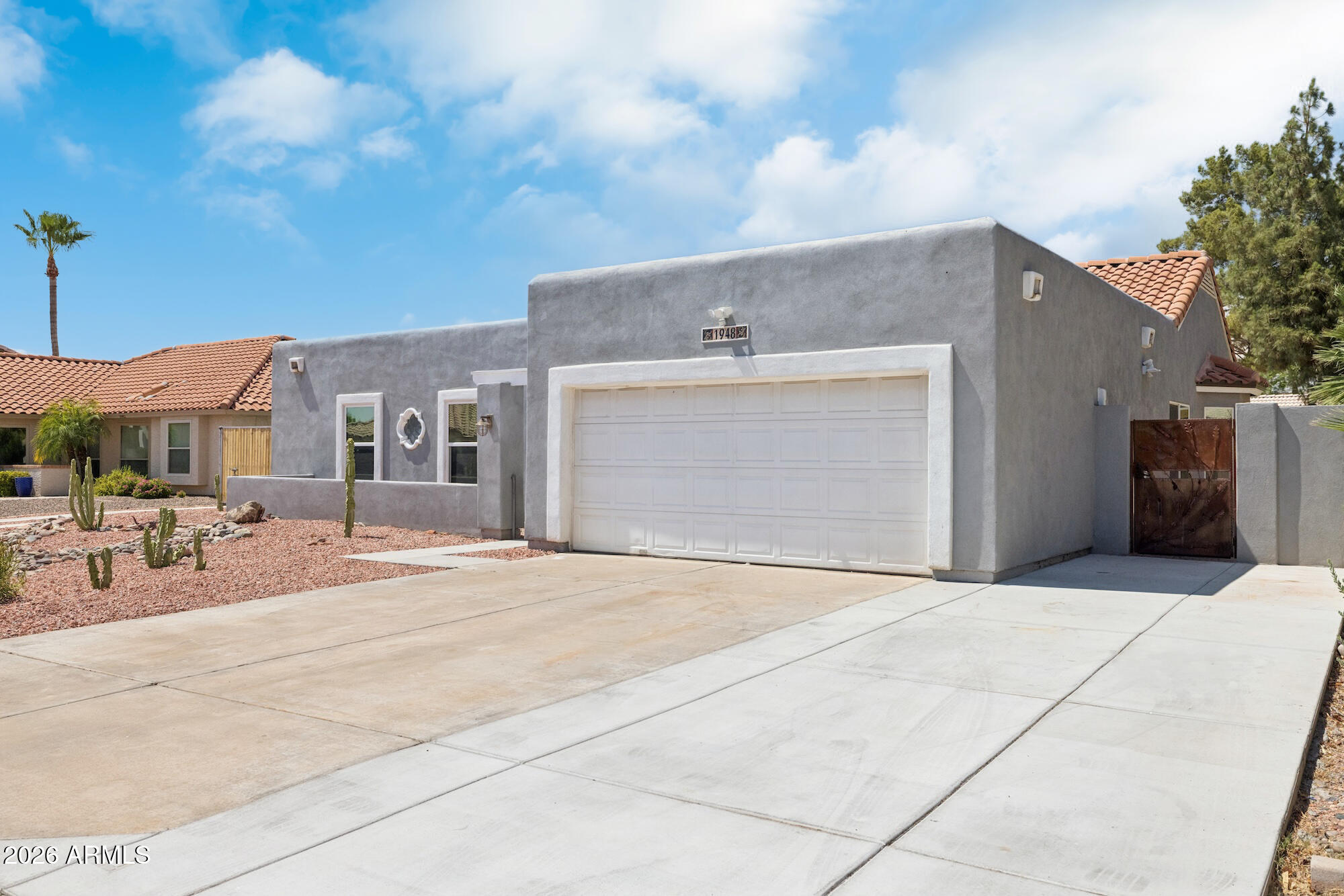 1948 E LOS ARBOLES Drive