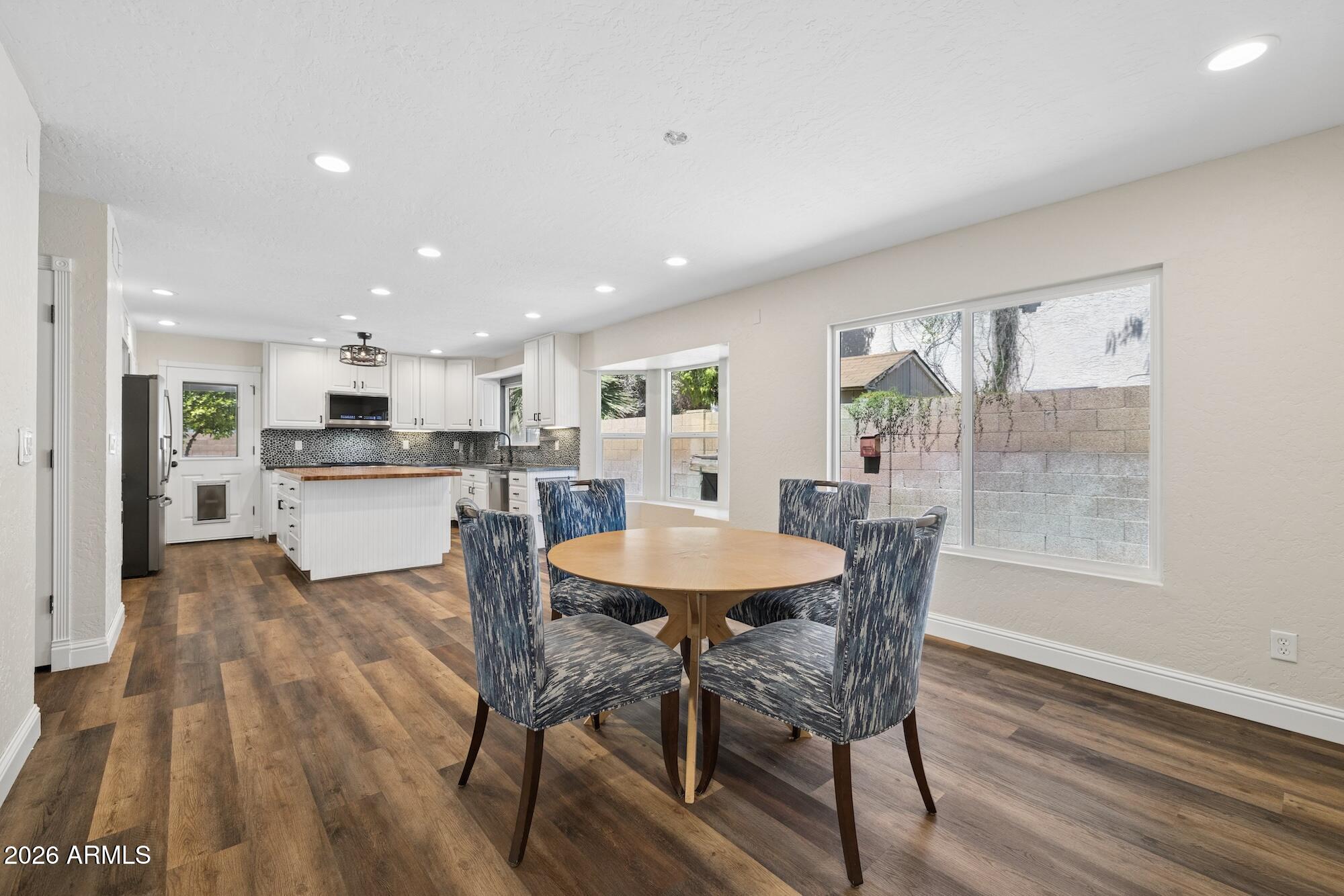 1948 E LOS ARBOLES Drive