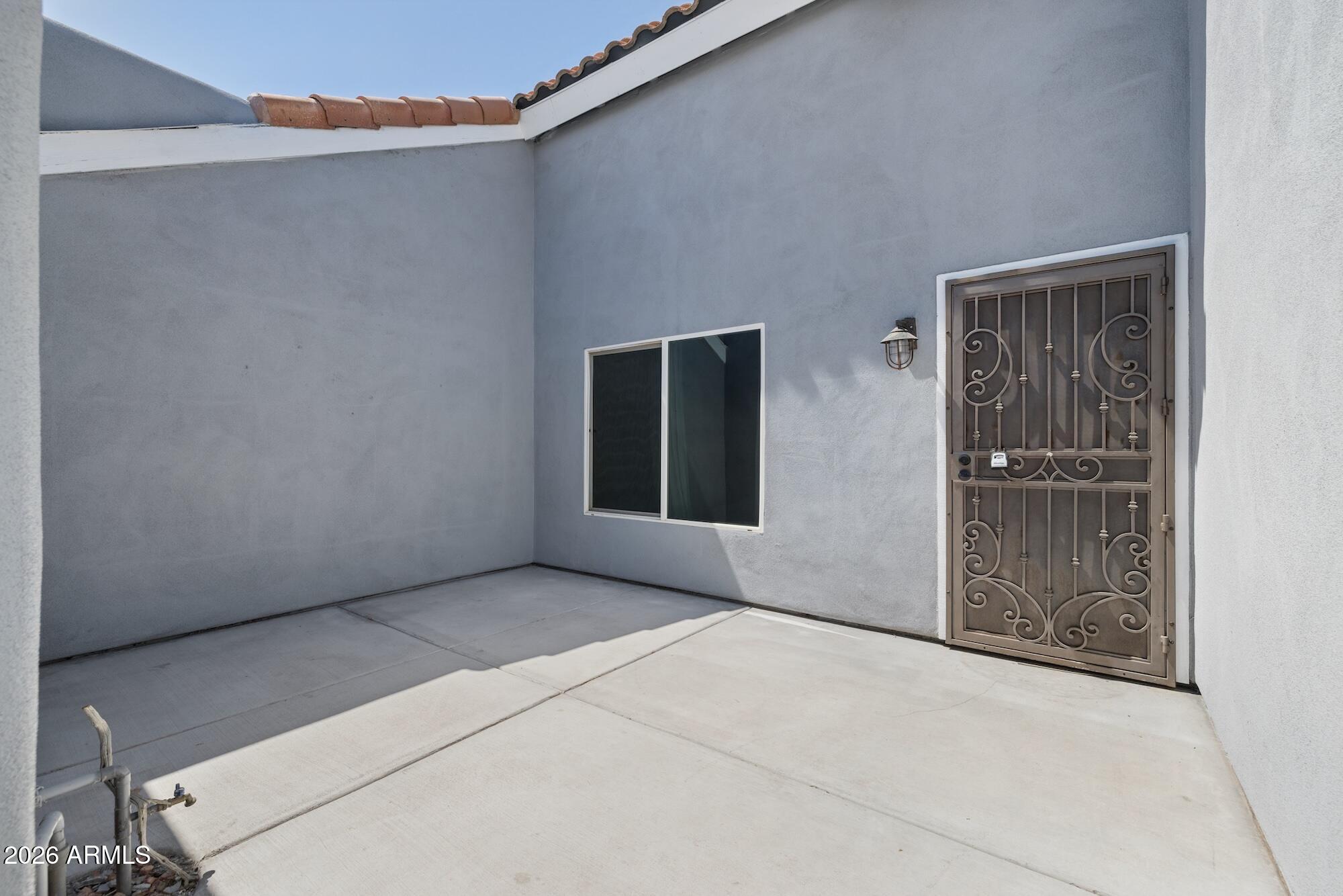1948 E LOS ARBOLES Drive