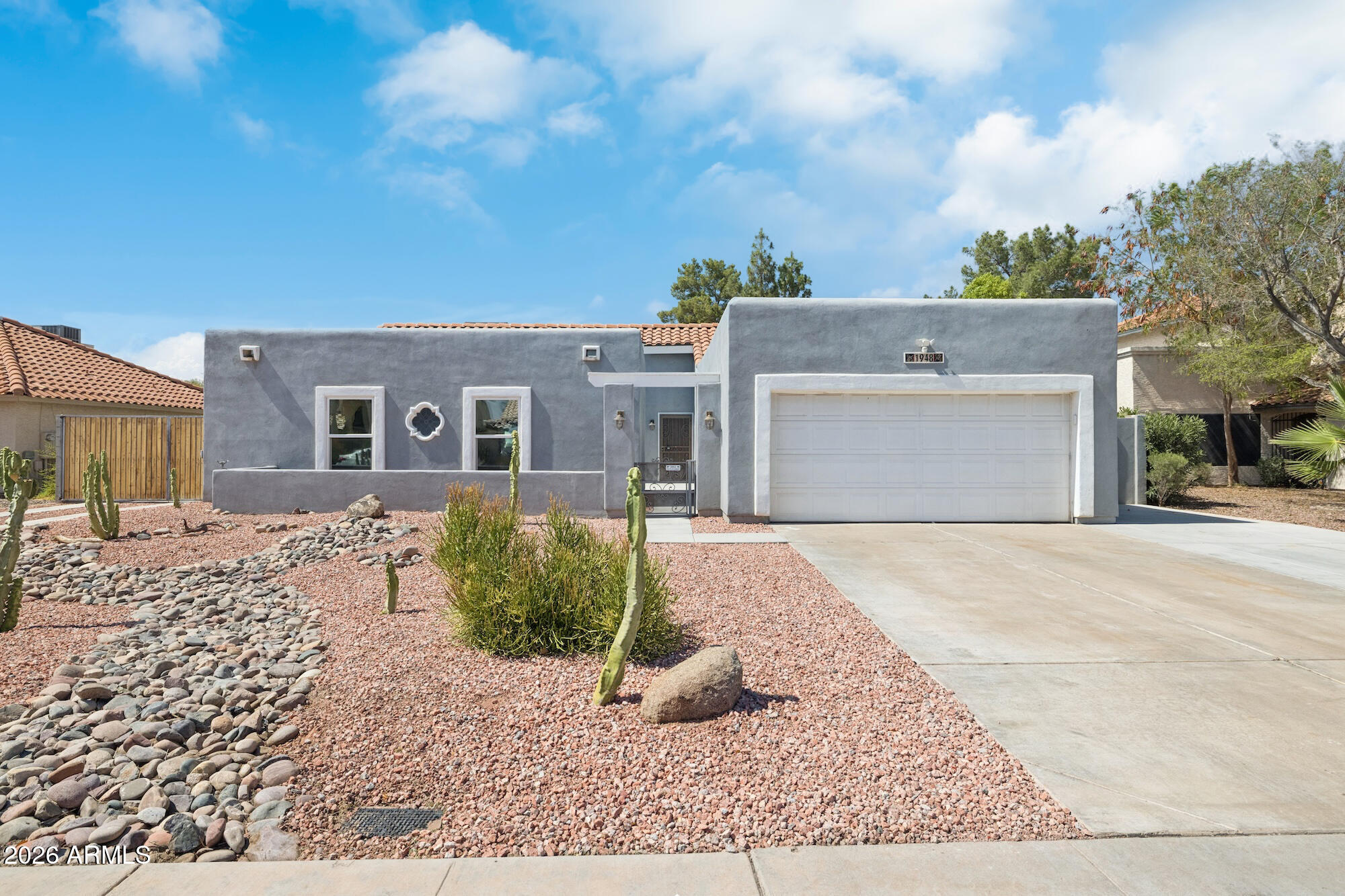 1948 E LOS ARBOLES Drive