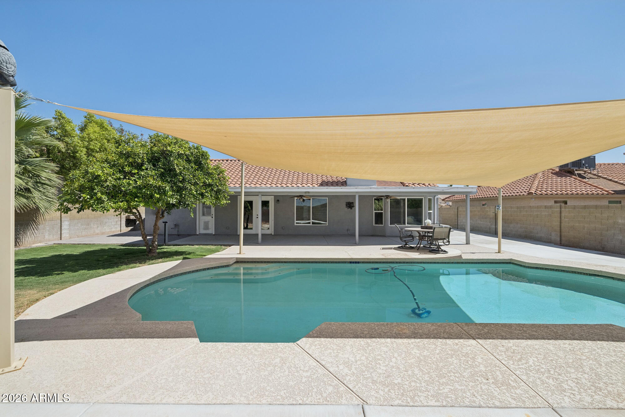 1948 E LOS ARBOLES Drive