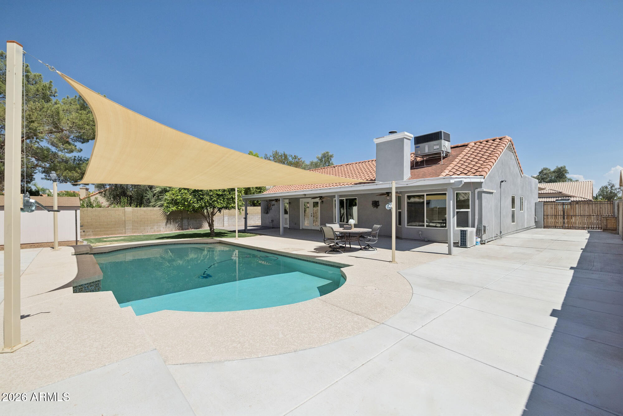 1948 E LOS ARBOLES Drive