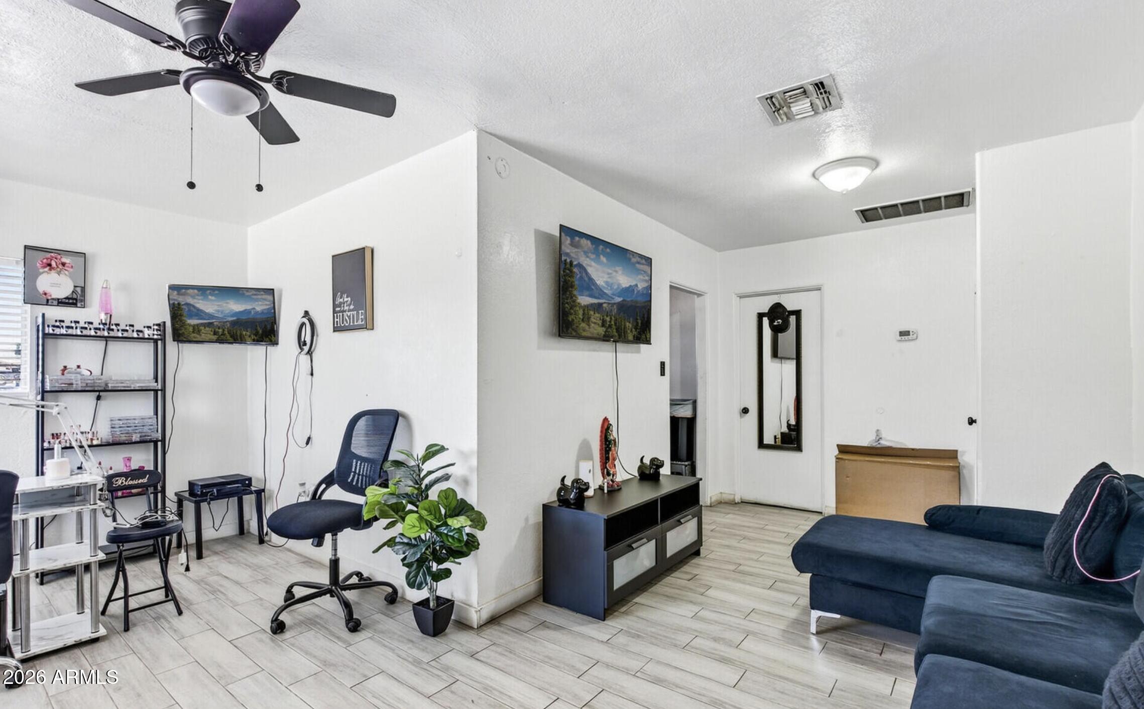 107 W 11TH Street