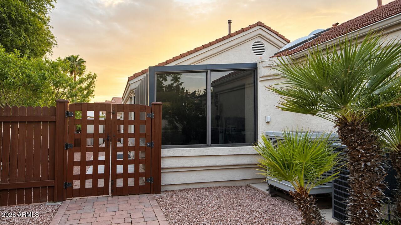 1405 W LAKE MIRAGE Court
