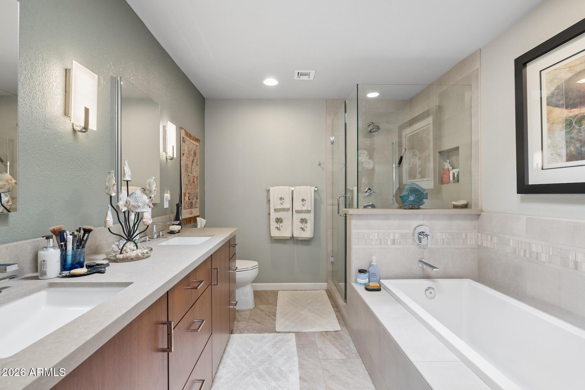 1405 W LAKE MIRAGE Court
