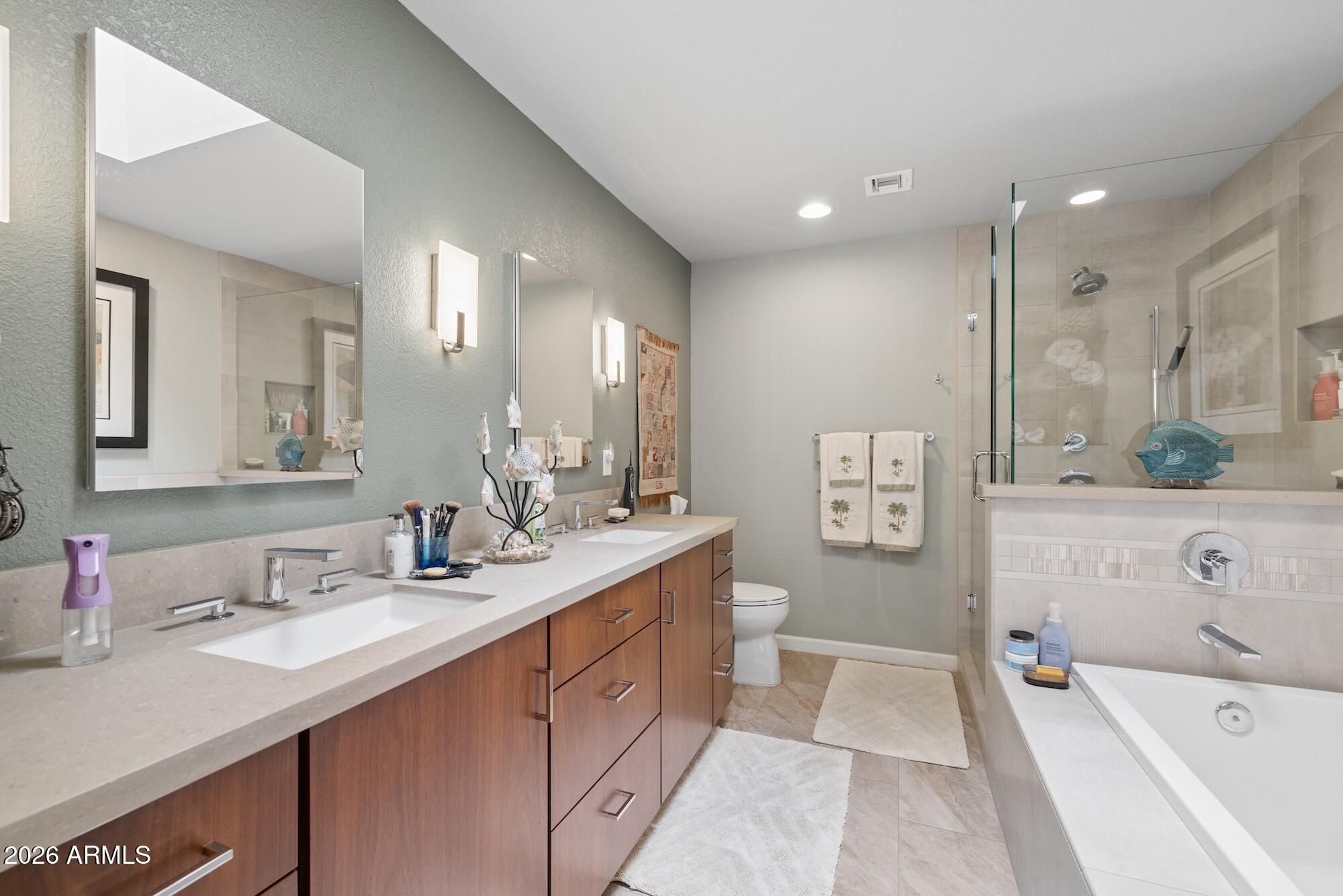 1405 W LAKE MIRAGE Court