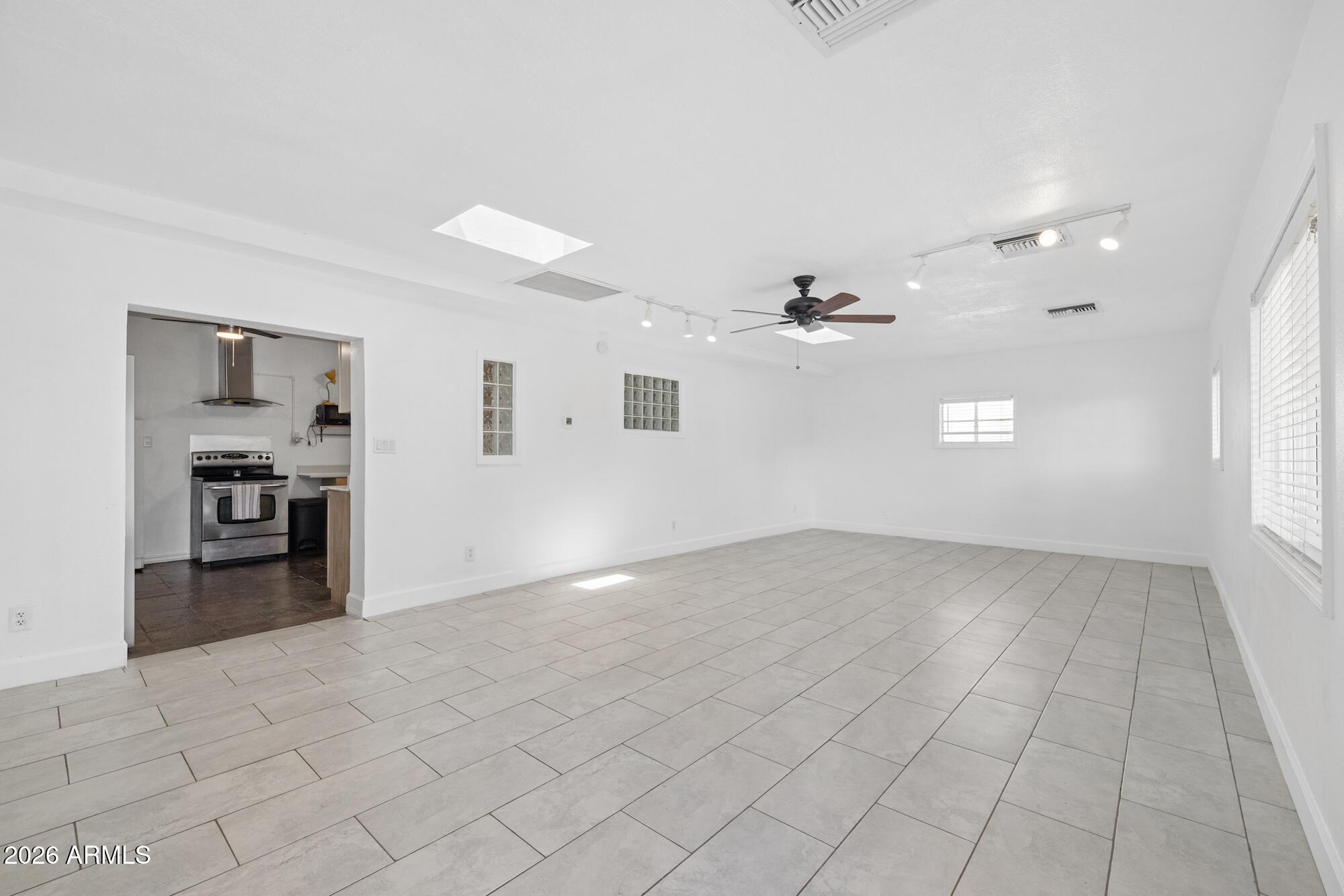 1611 E CEDAR Street