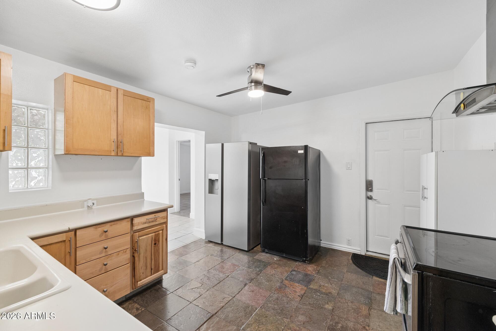 1611 E CEDAR Street
