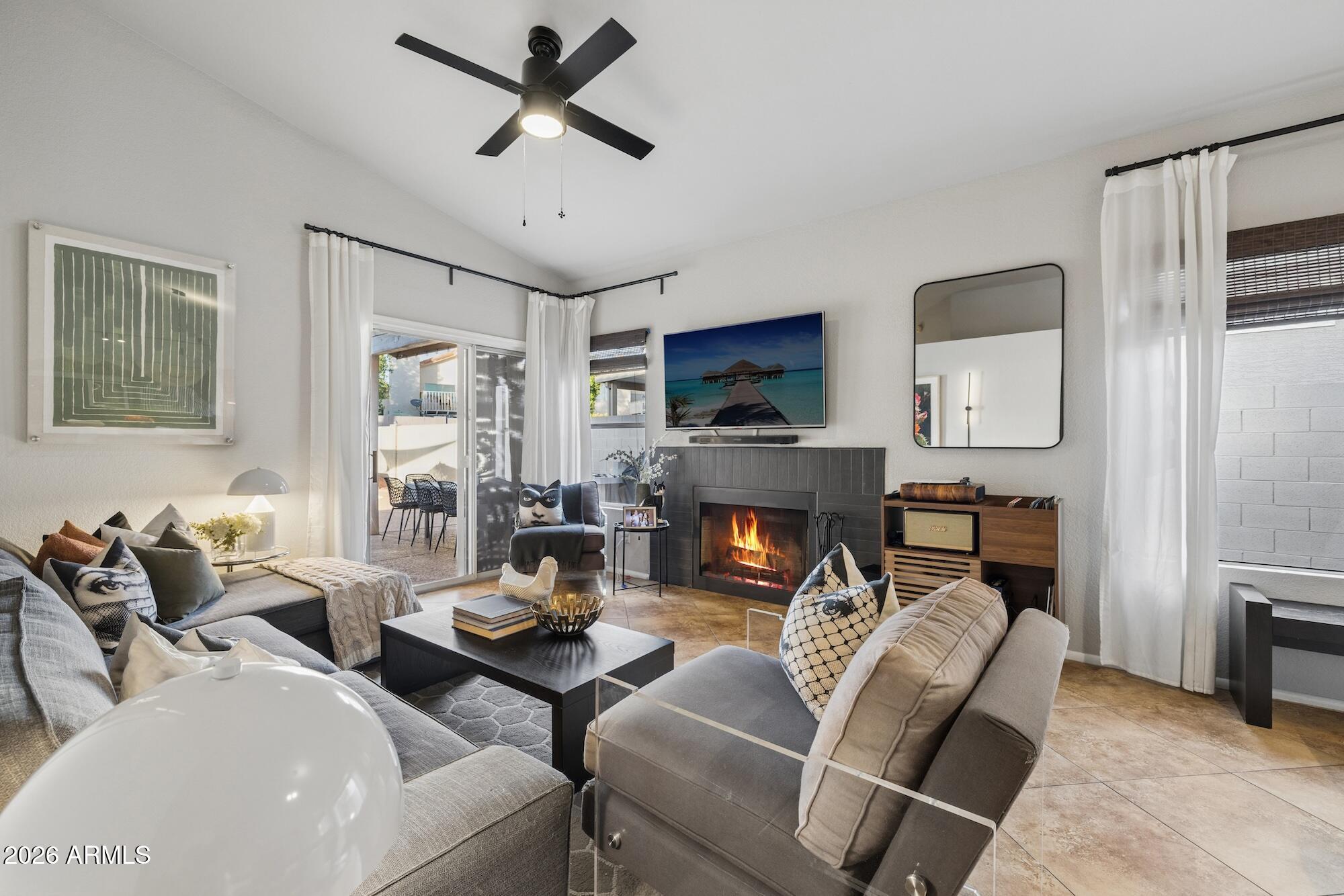 4056 E MOUNTAIN VISTA Drive