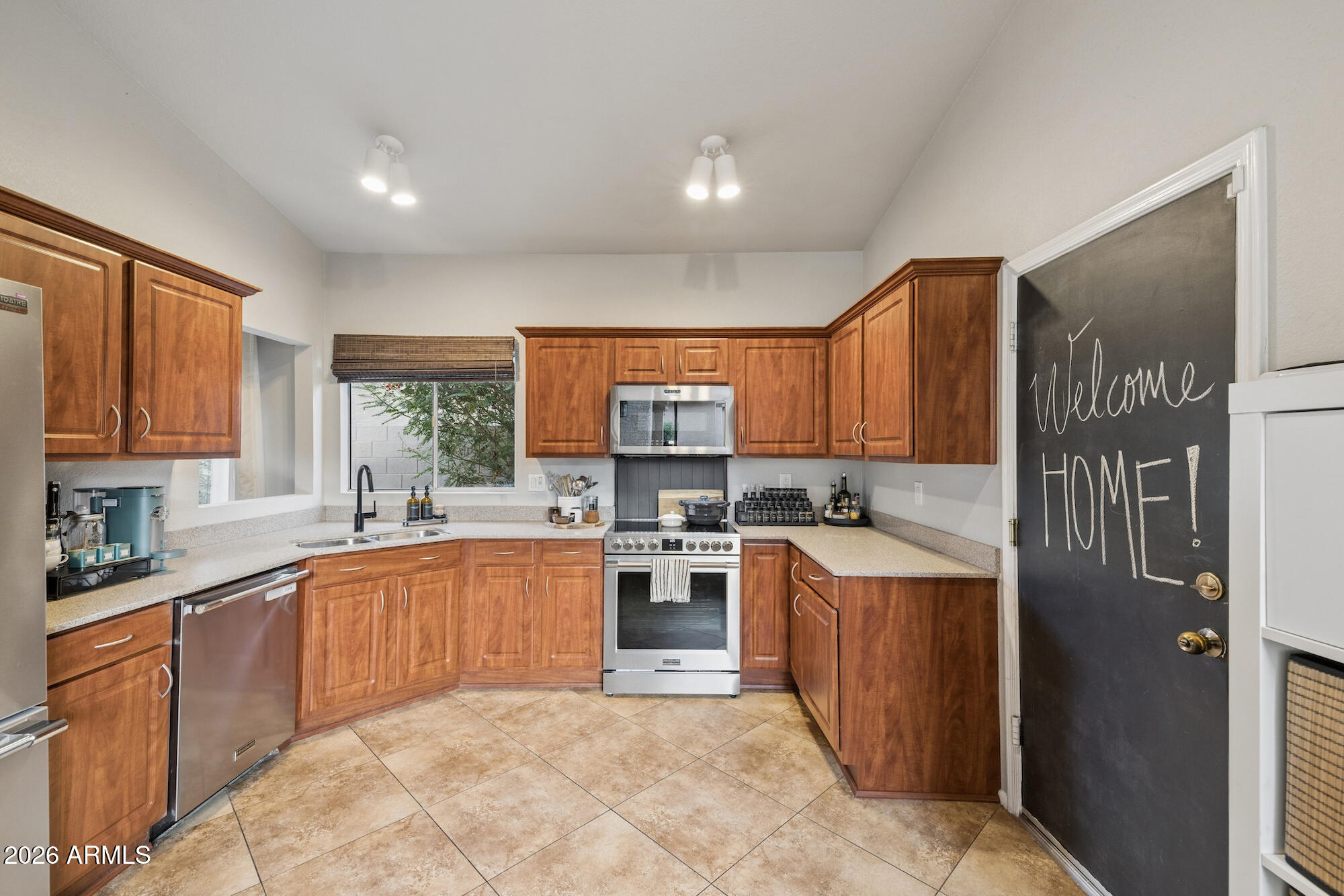 4056 E MOUNTAIN VISTA Drive