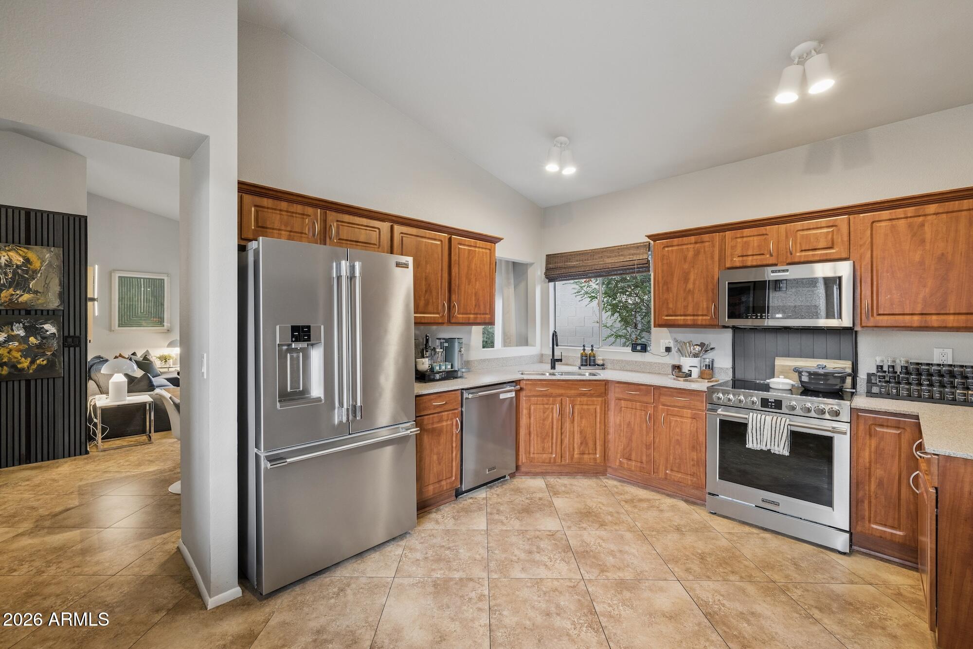 4056 E MOUNTAIN VISTA Drive