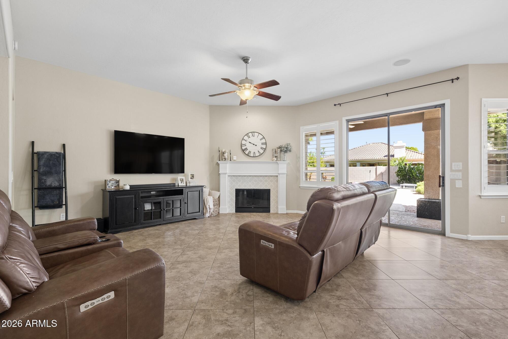 1550 E SAGEBRUSH Court