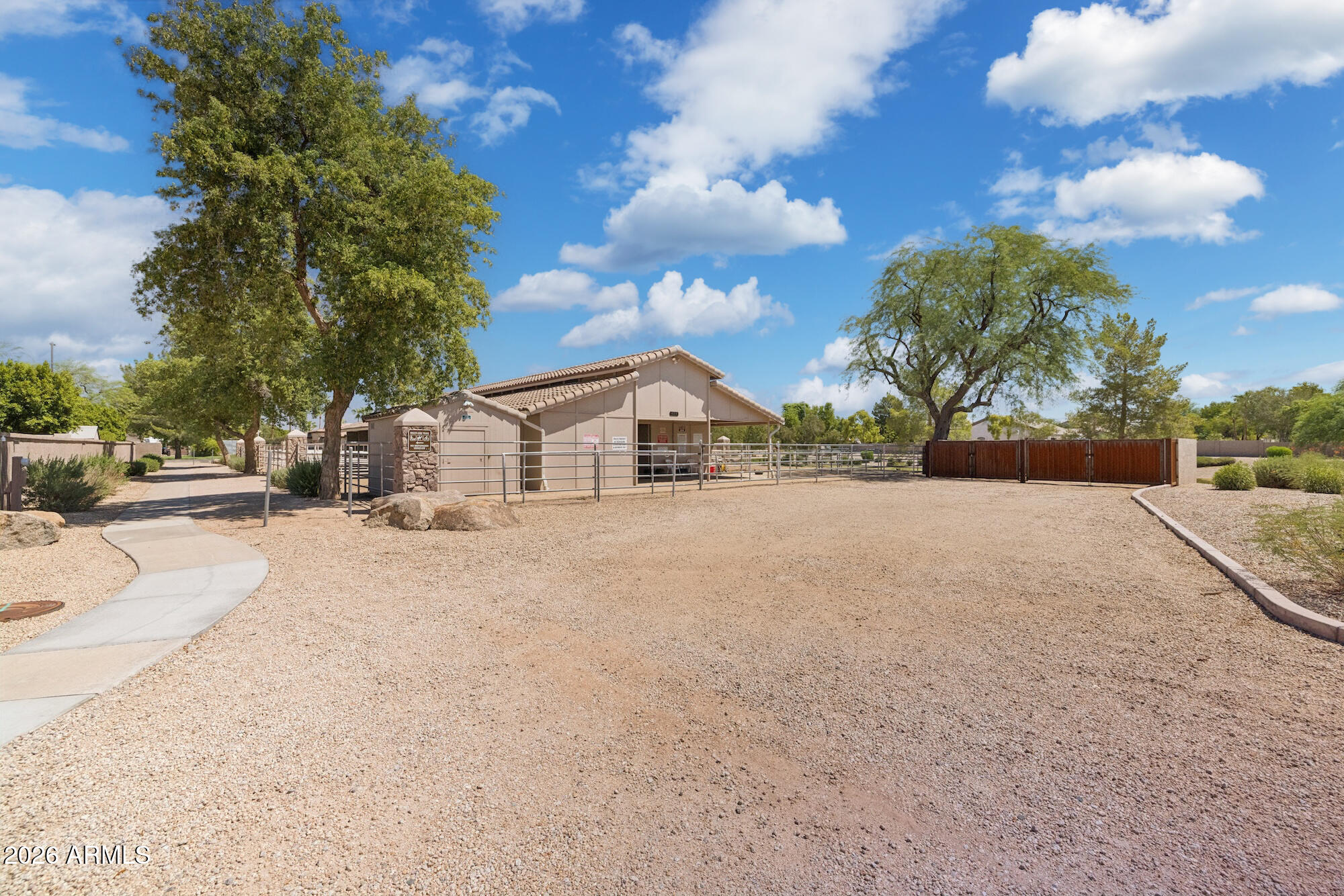 1550 E SAGEBRUSH Court