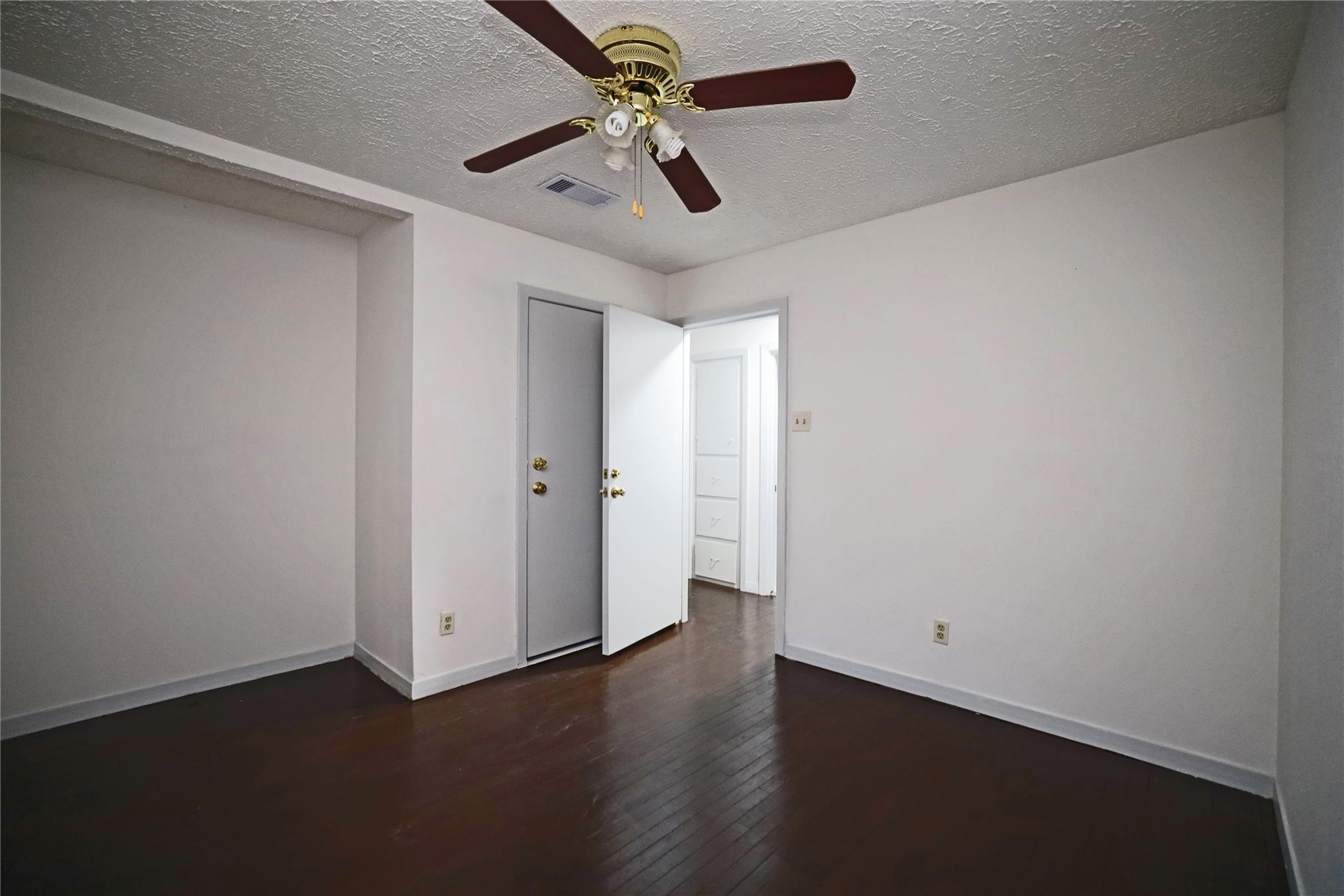 21702 E Memorial Drive