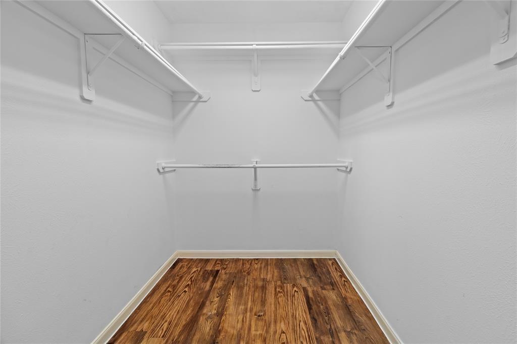 7454 Riven Oaks Court