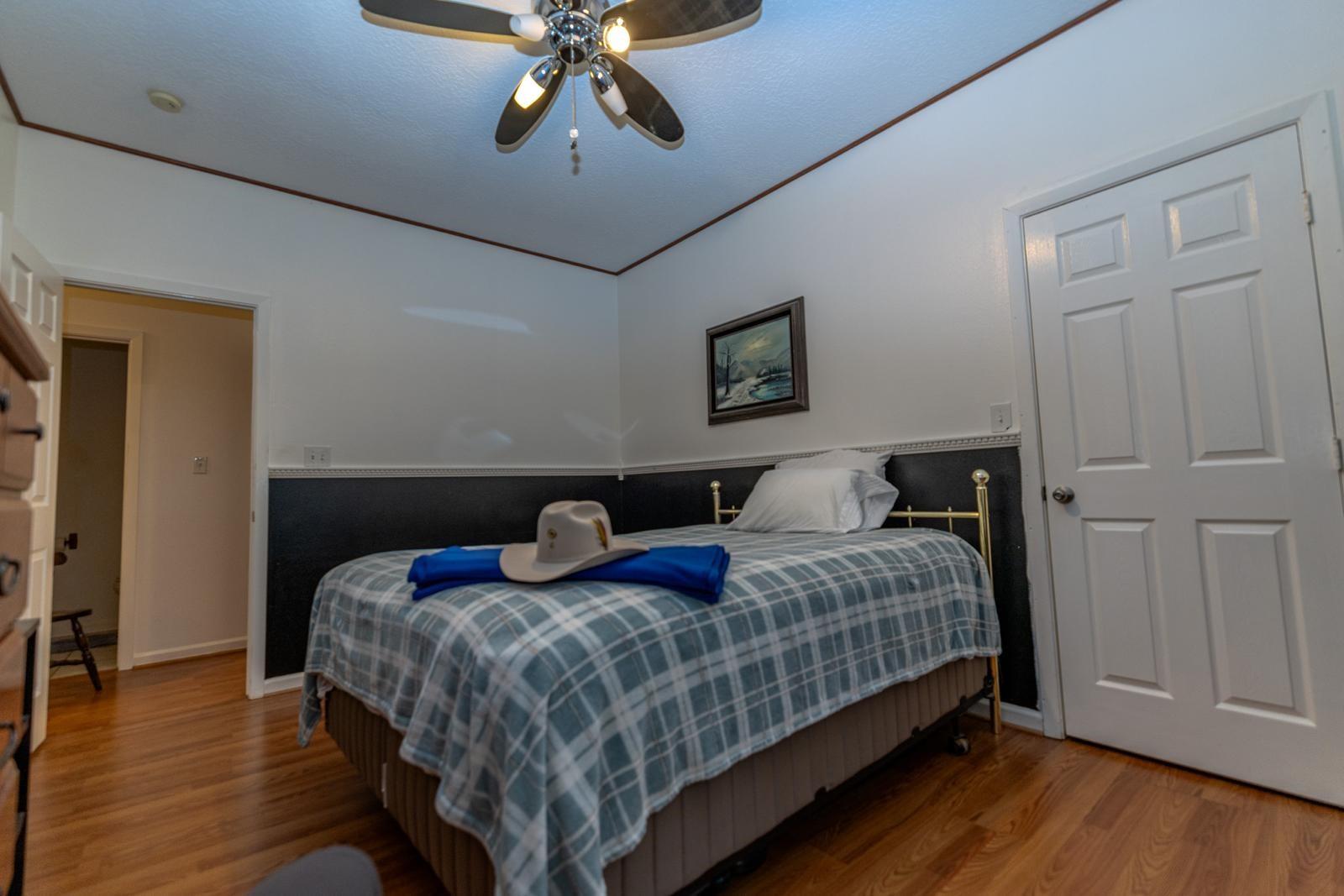 20910 Oakshade Drive