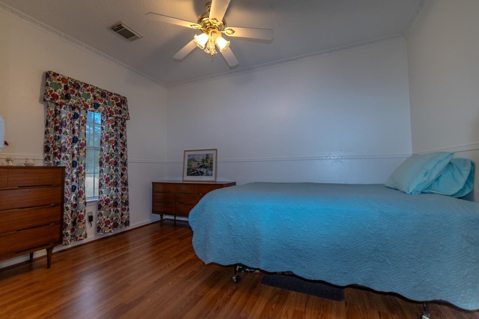 20910 Oakshade Drive