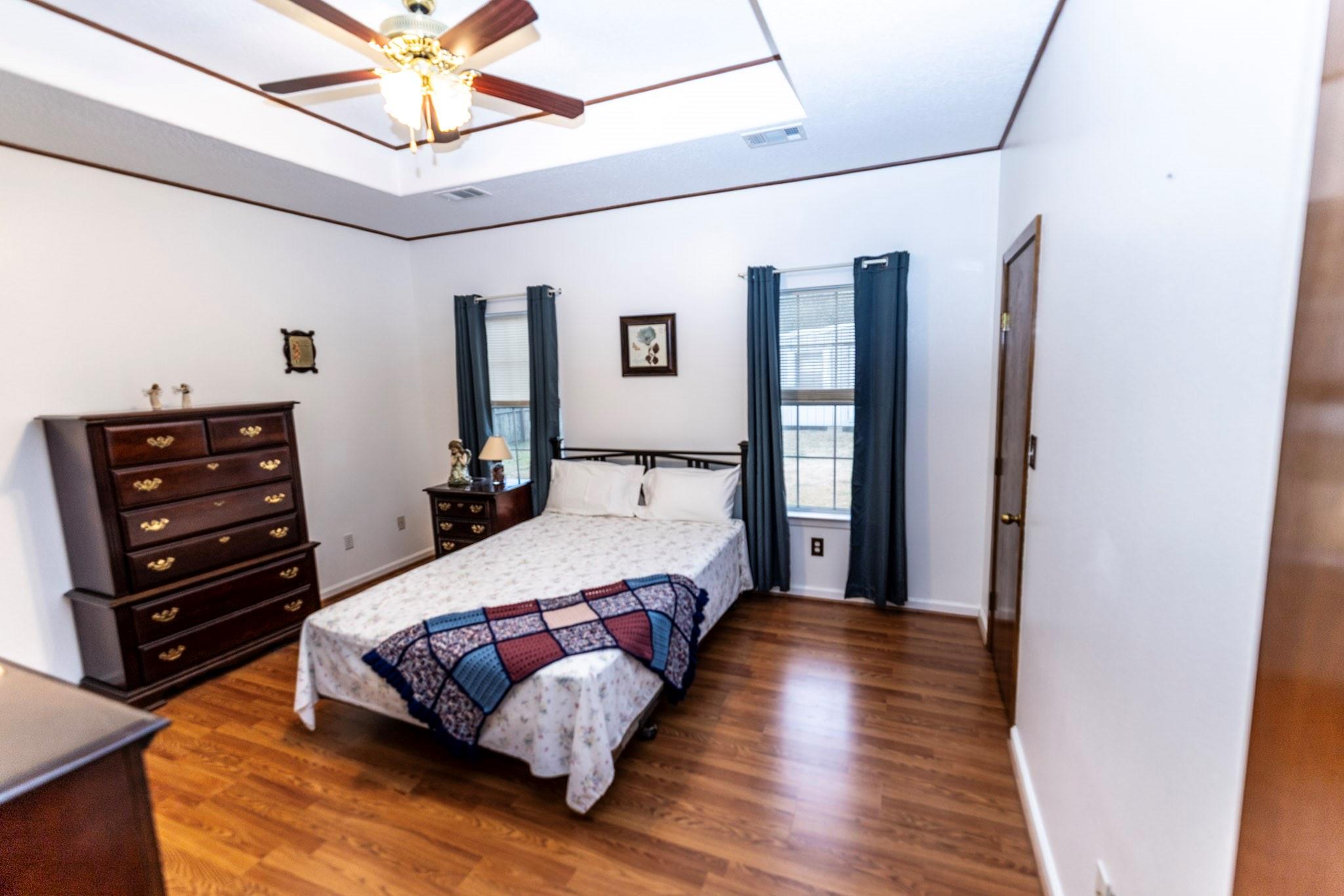 20910 Oakshade Drive