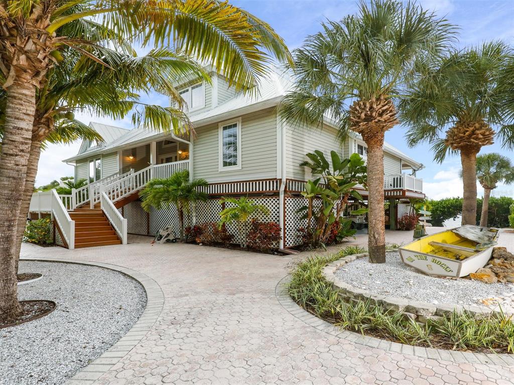 41 LEMON BAY LANE