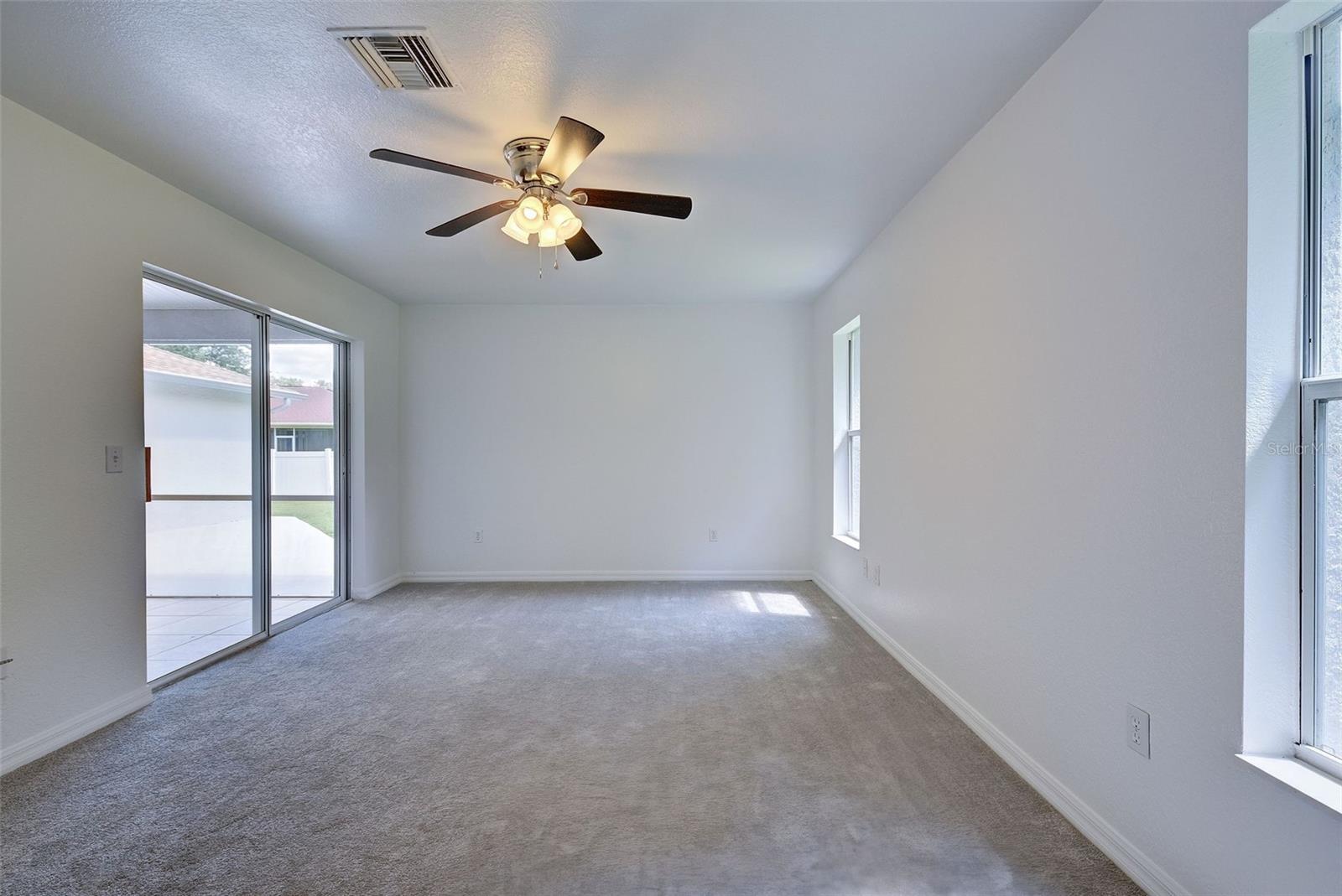 1502 HAZELTON AVE