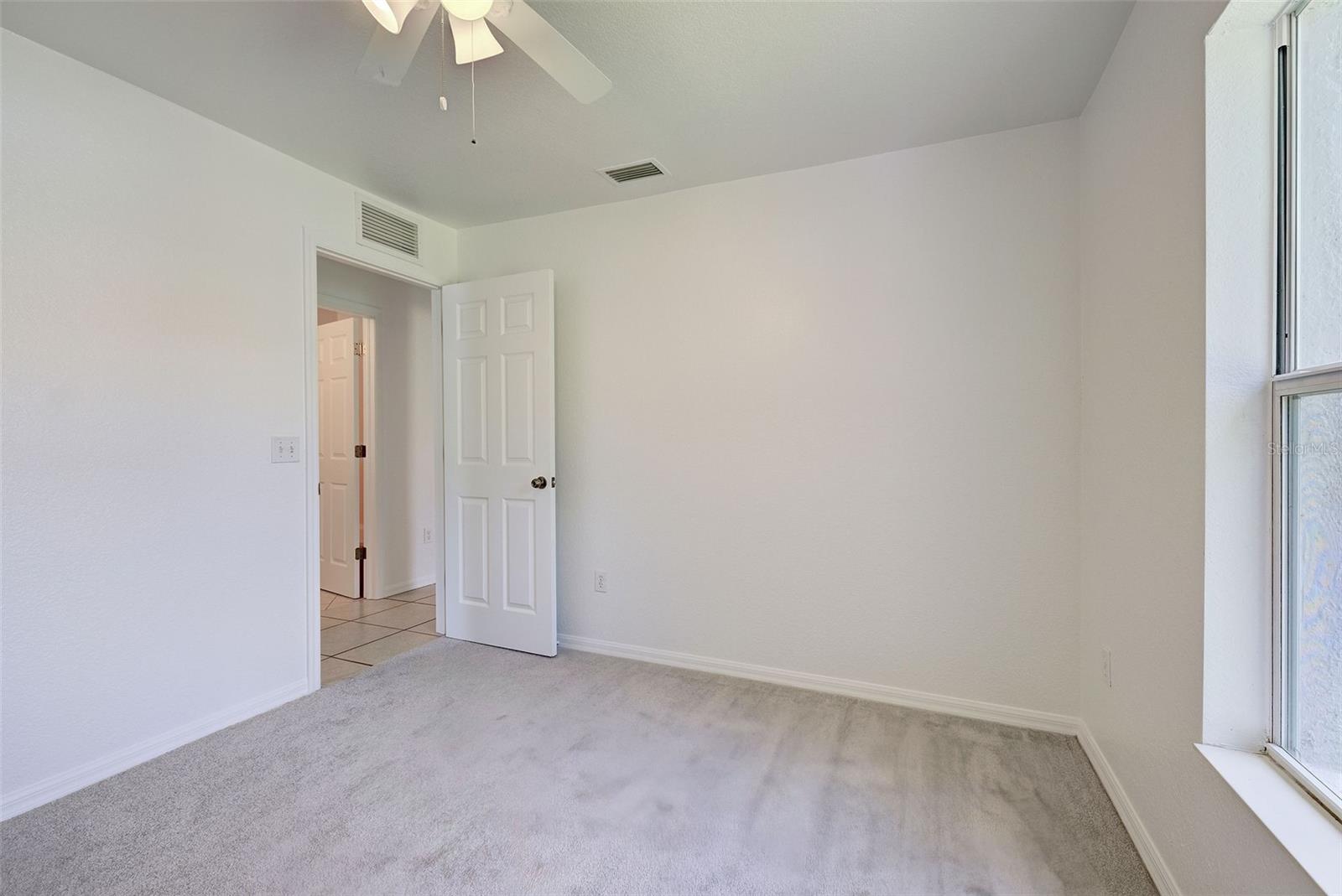1502 HAZELTON AVE