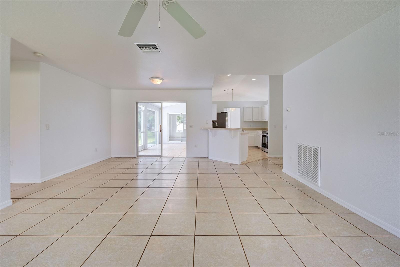 1502 HAZELTON AVE