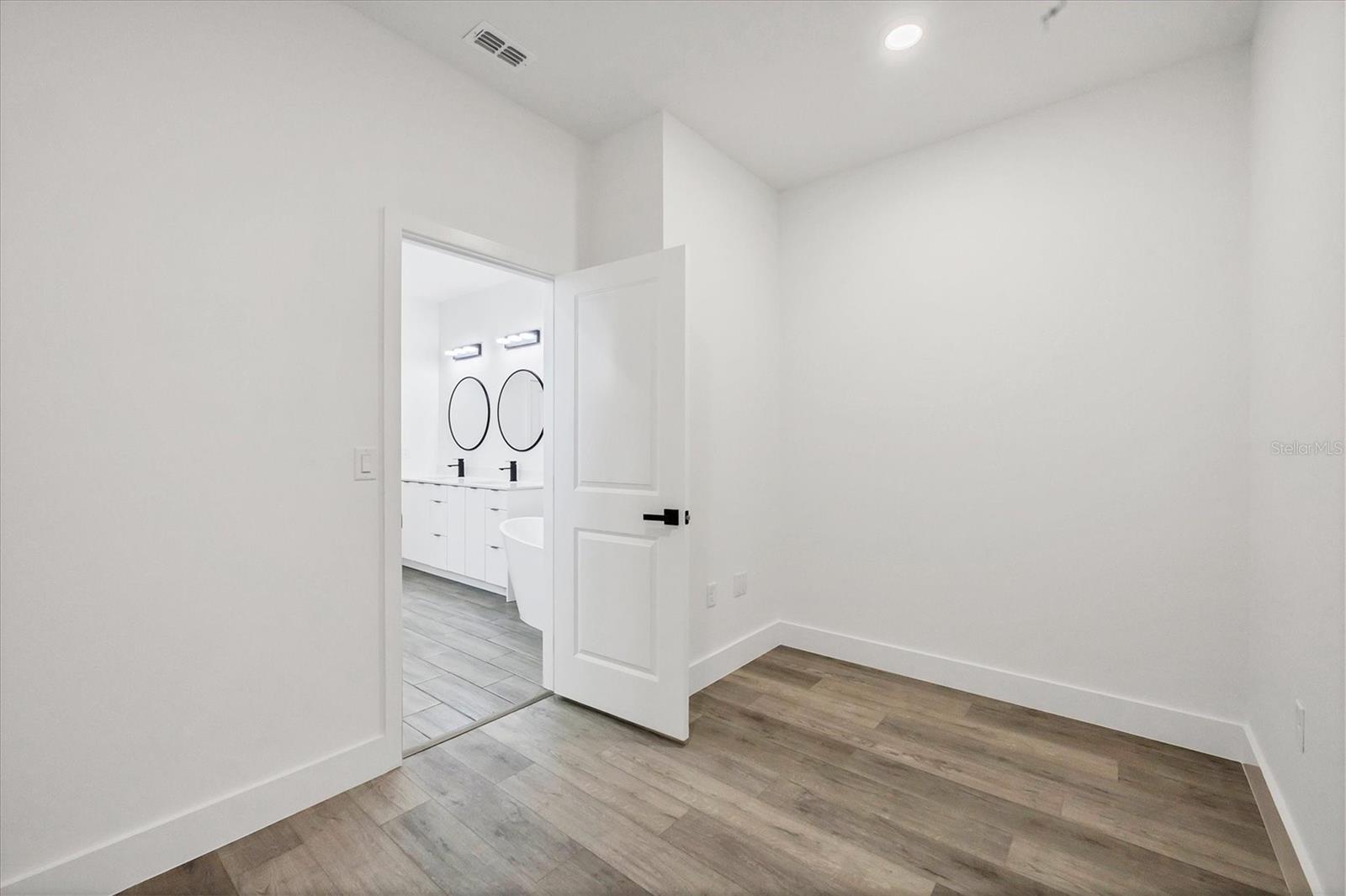 308 CAPATOLA ST