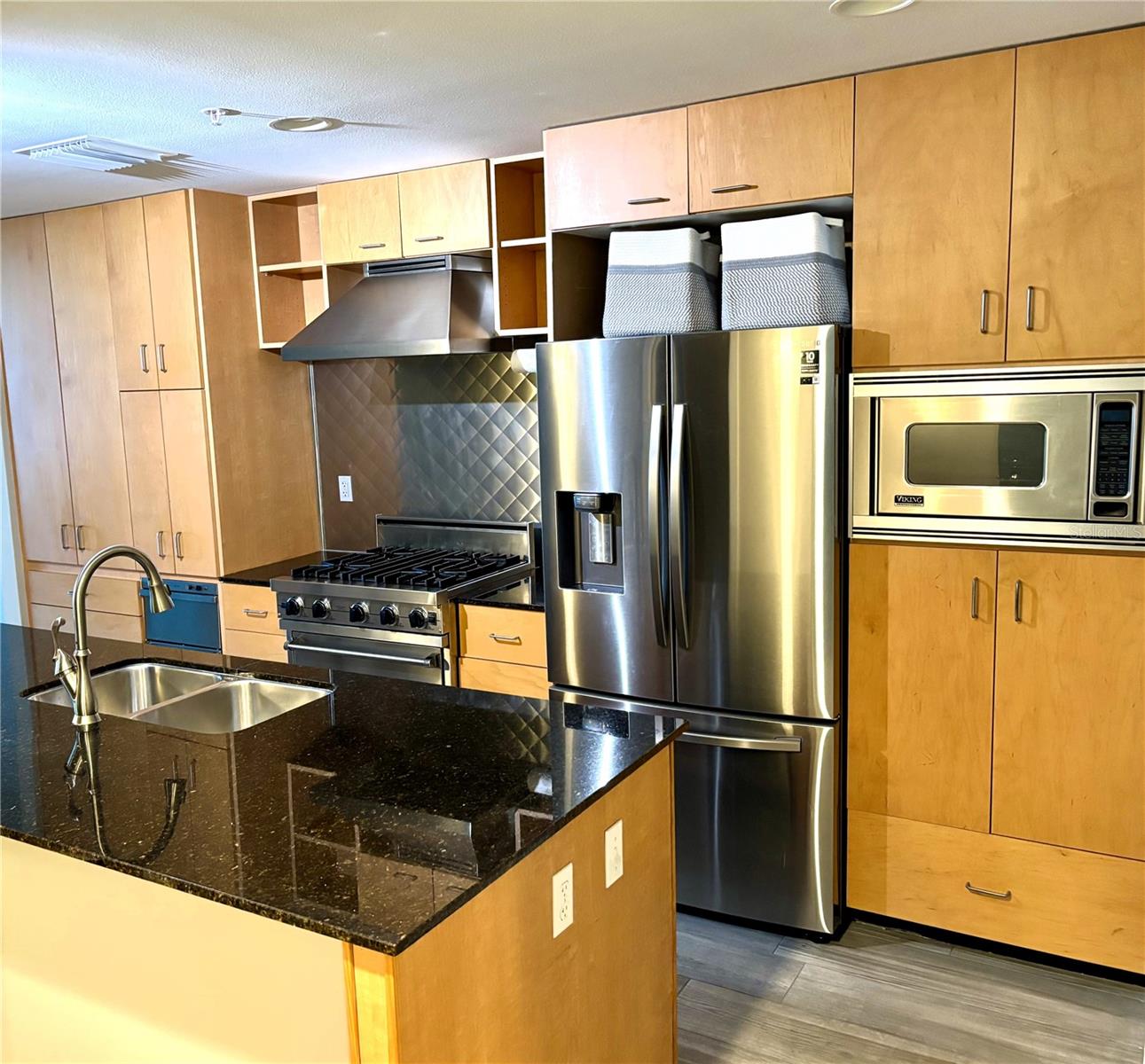 1120 E KENNEDY BLVD #1423