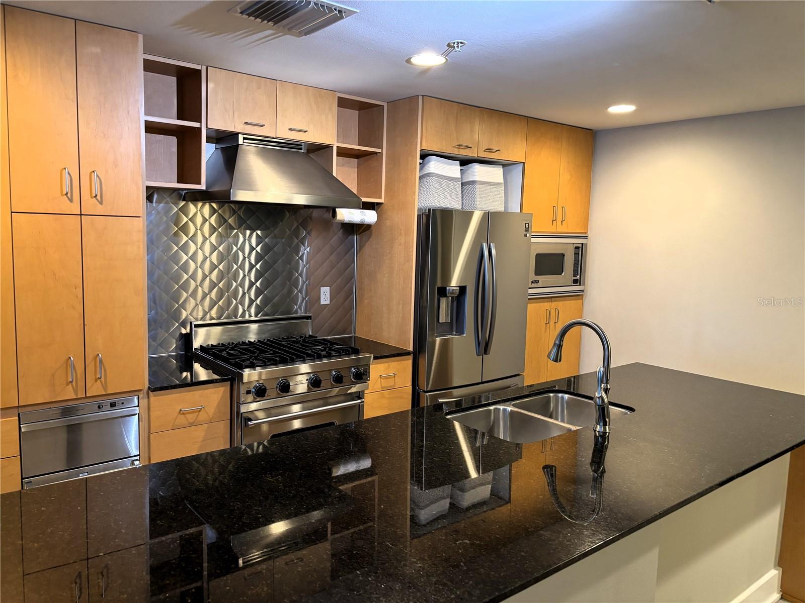 1120 E KENNEDY BLVD #1423