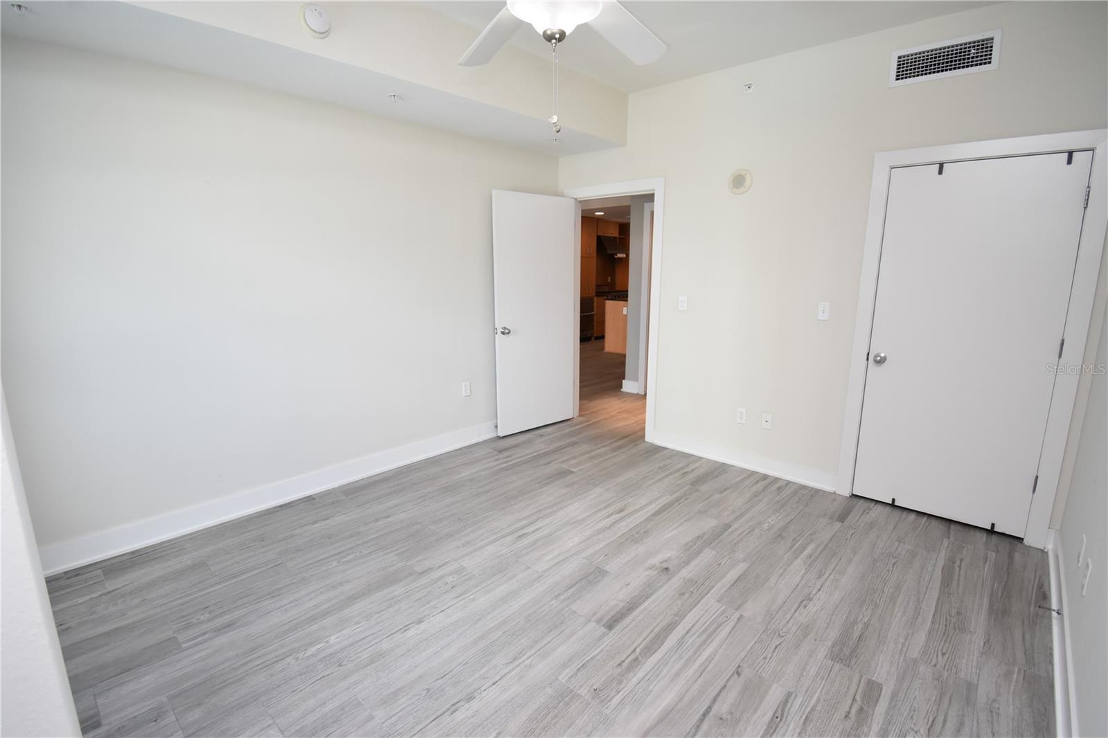 1120 E KENNEDY BLVD #1423