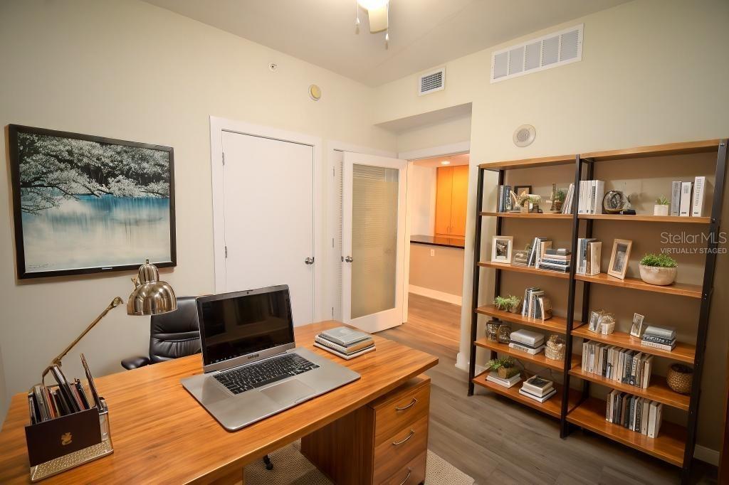 1120 E KENNEDY BLVD #1423