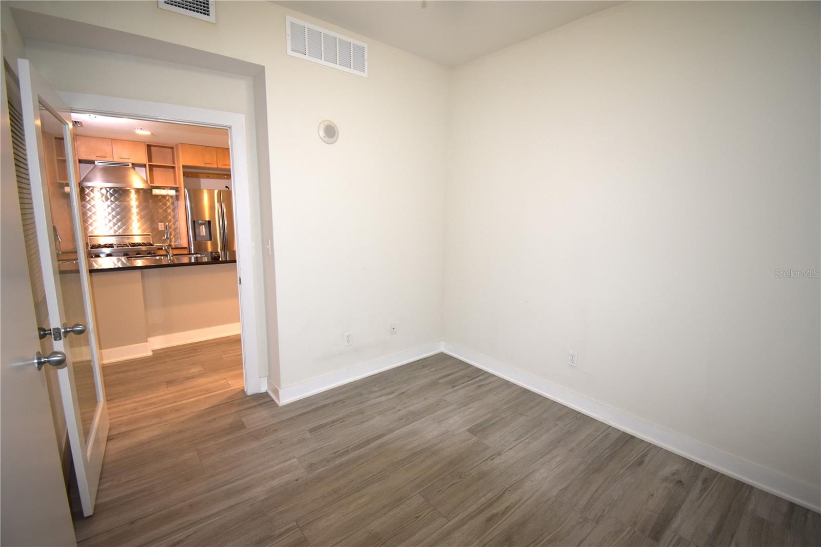 1120 E KENNEDY BLVD #1423