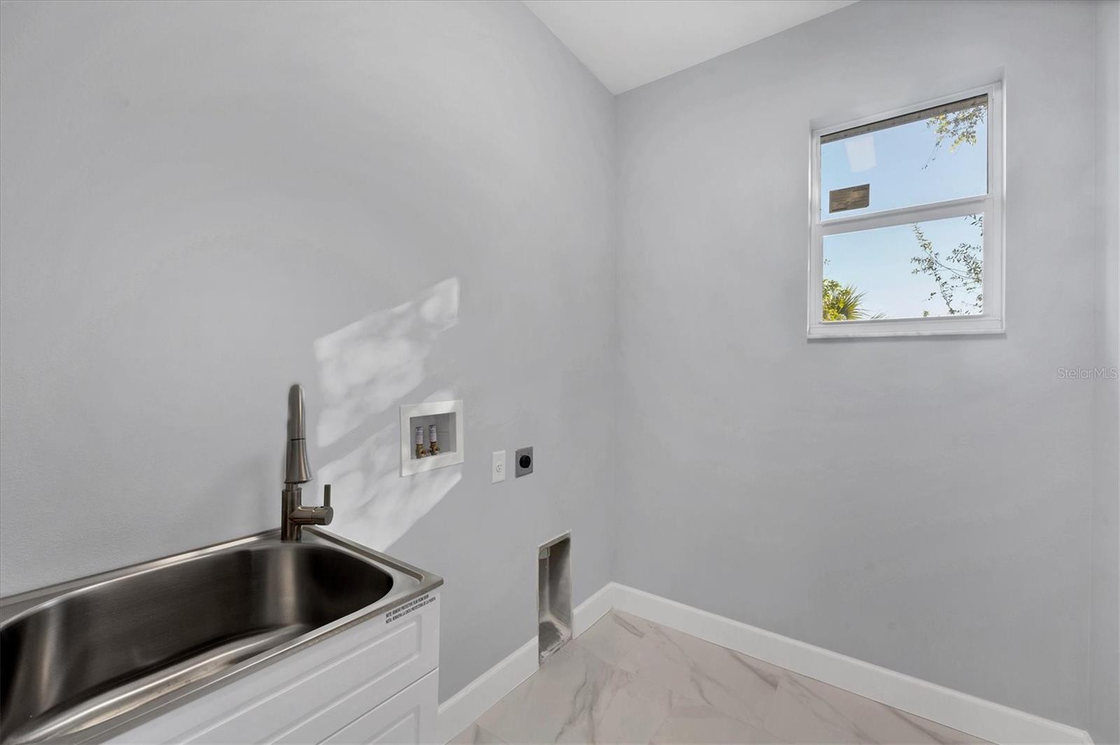 119 WHITE PINE DR