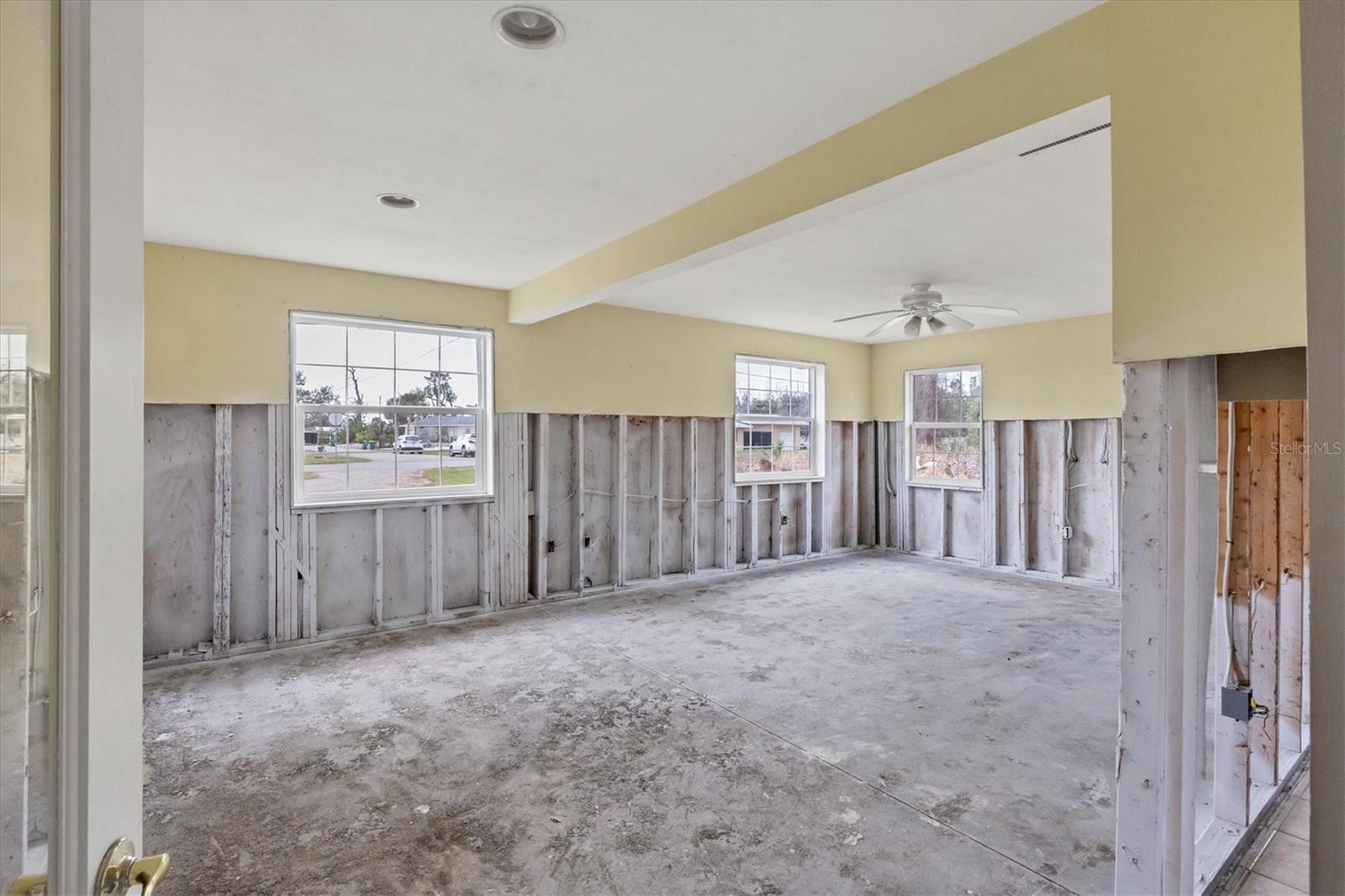 8164 ROBERT ST