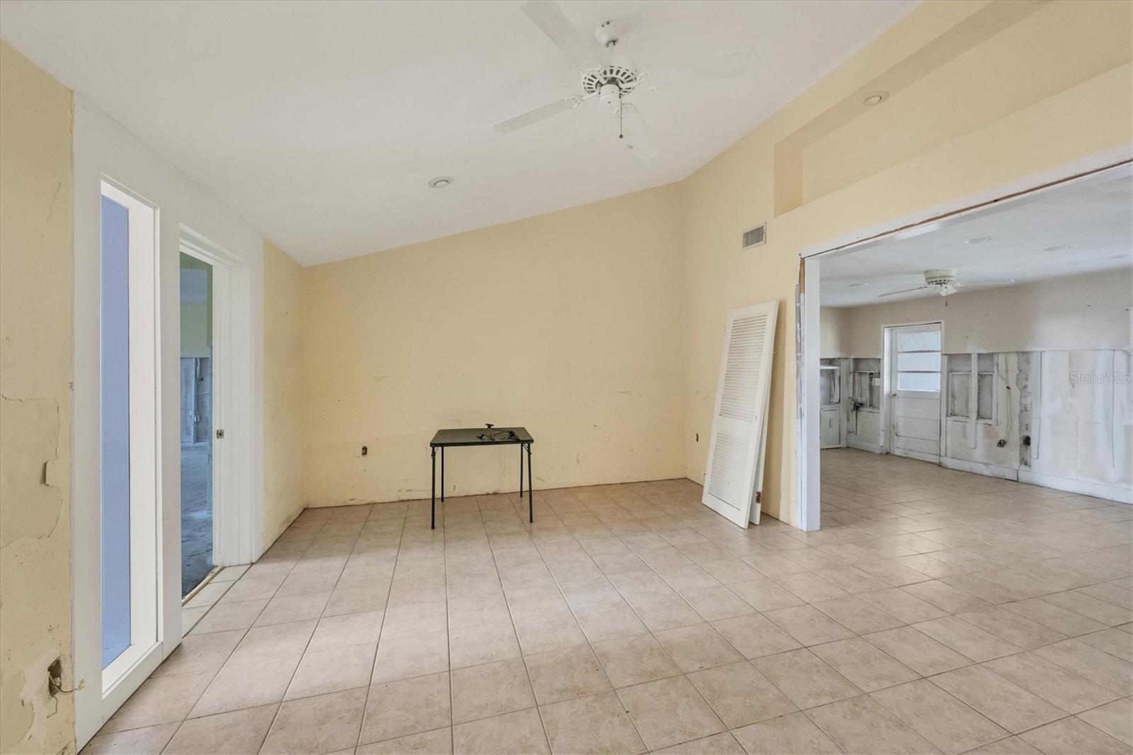 8164 ROBERT ST
