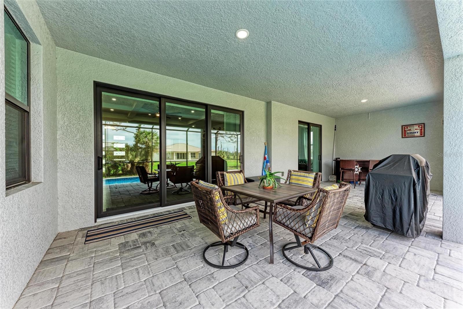 237 W PINE VALLEY LN