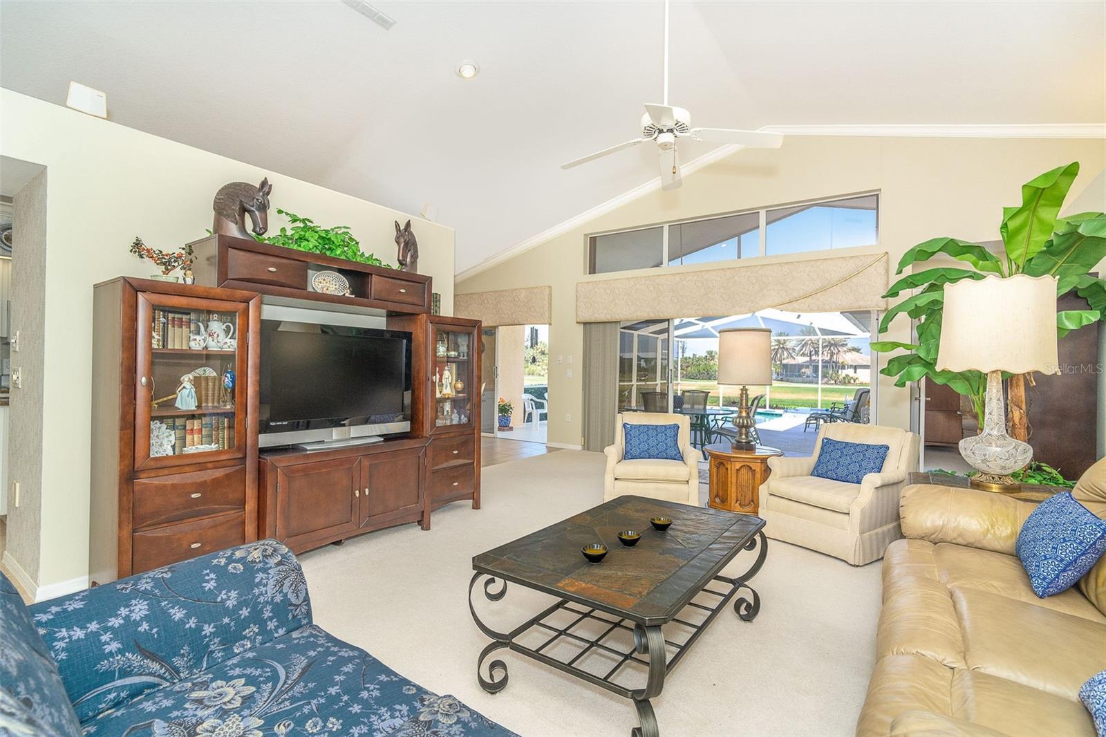 6 WINDWARD CT