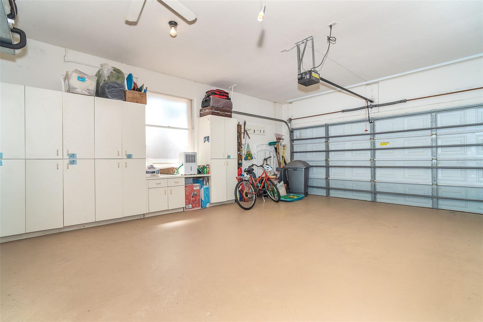 6 WINDWARD CT