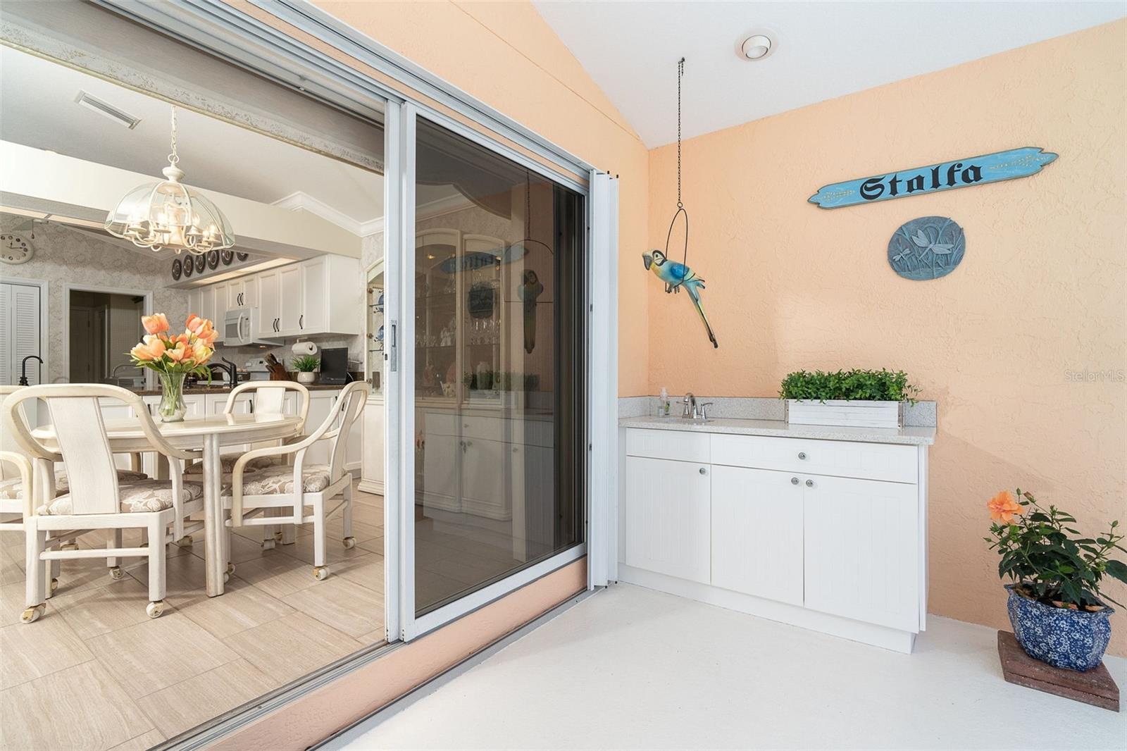6 WINDWARD CT
