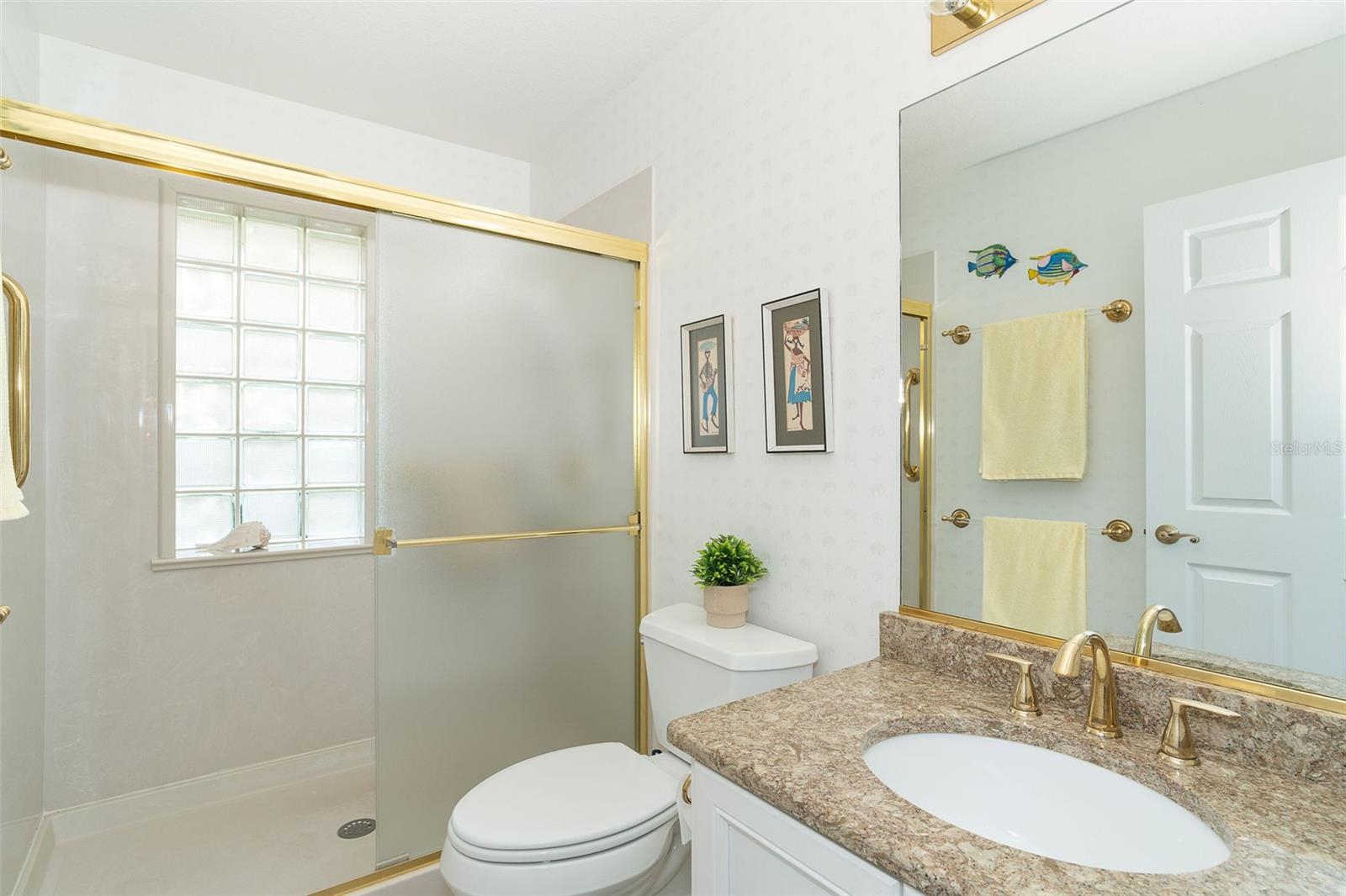 6 WINDWARD CT