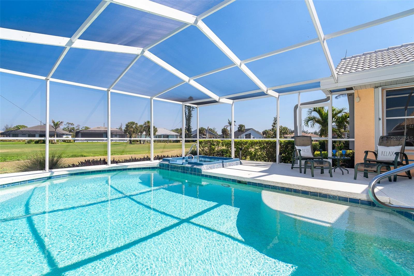 6 WINDWARD CT